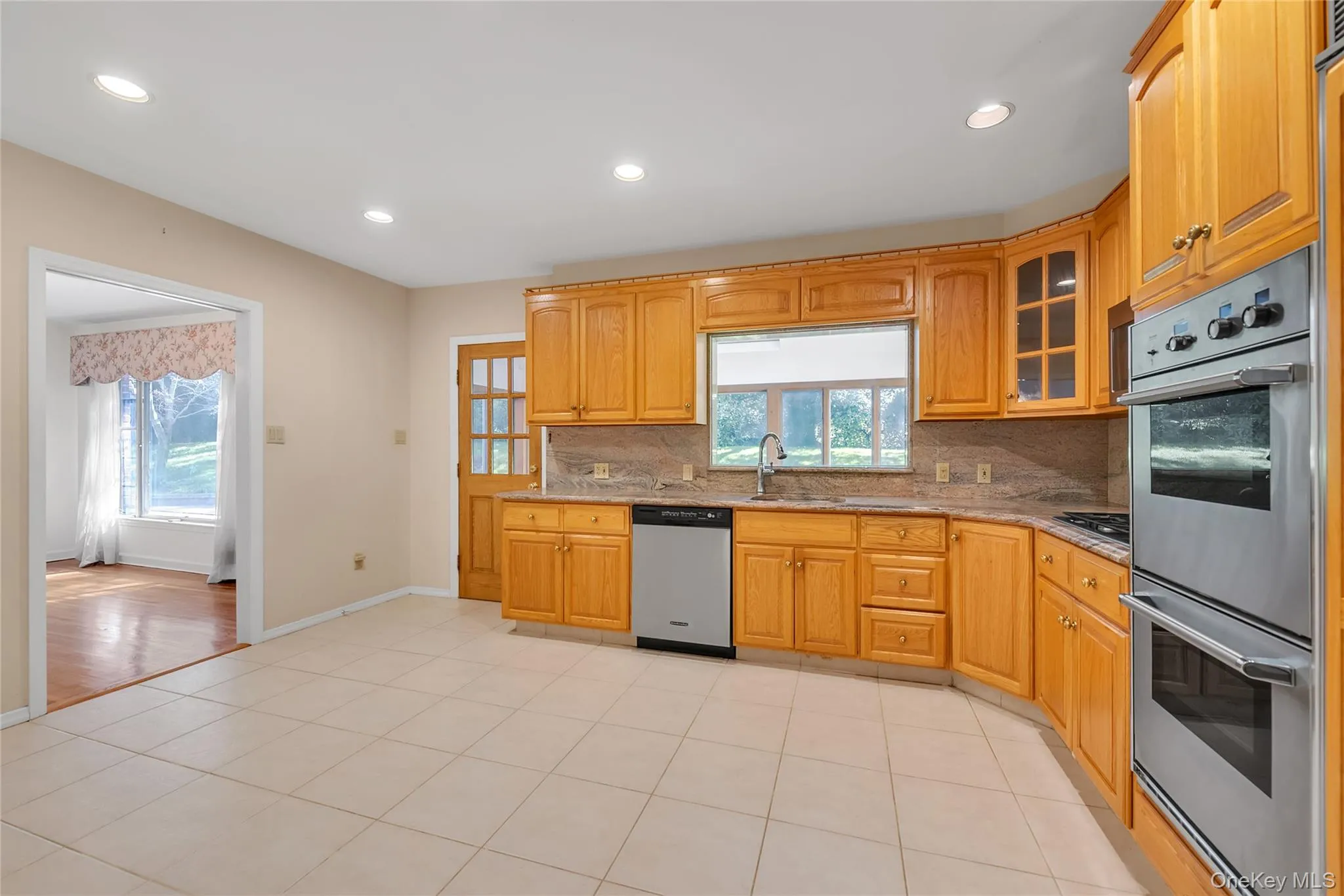 238 Clent Road, North Hempstead, NY, 5 Bedrooms Bedrooms, 9 Rooms Rooms,3 BathroomsBathrooms,Residential,For Rent,Clent,0,1051804 238 Clent Road, North Hempstead, NY, 5 Bedrooms Bedrooms, 9 Rooms Rooms,3 BathroomsBathrooms,Residential,For Rent,Clent,0,1051804