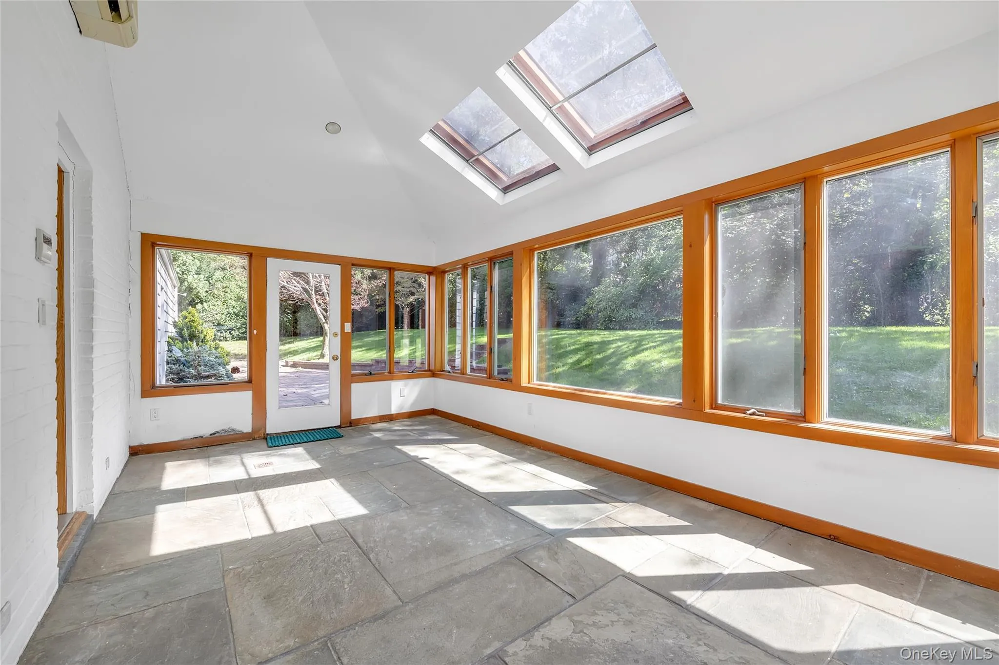 238 Clent Road, North Hempstead, NY, 5 Bedrooms Bedrooms, 9 Rooms Rooms,3 BathroomsBathrooms,Residential,For Rent,Clent,0,1051804 238 Clent Road, North Hempstead, NY, 5 Bedrooms Bedrooms, 9 Rooms Rooms,3 BathroomsBathrooms,Residential,For Rent,Clent,0,1051804