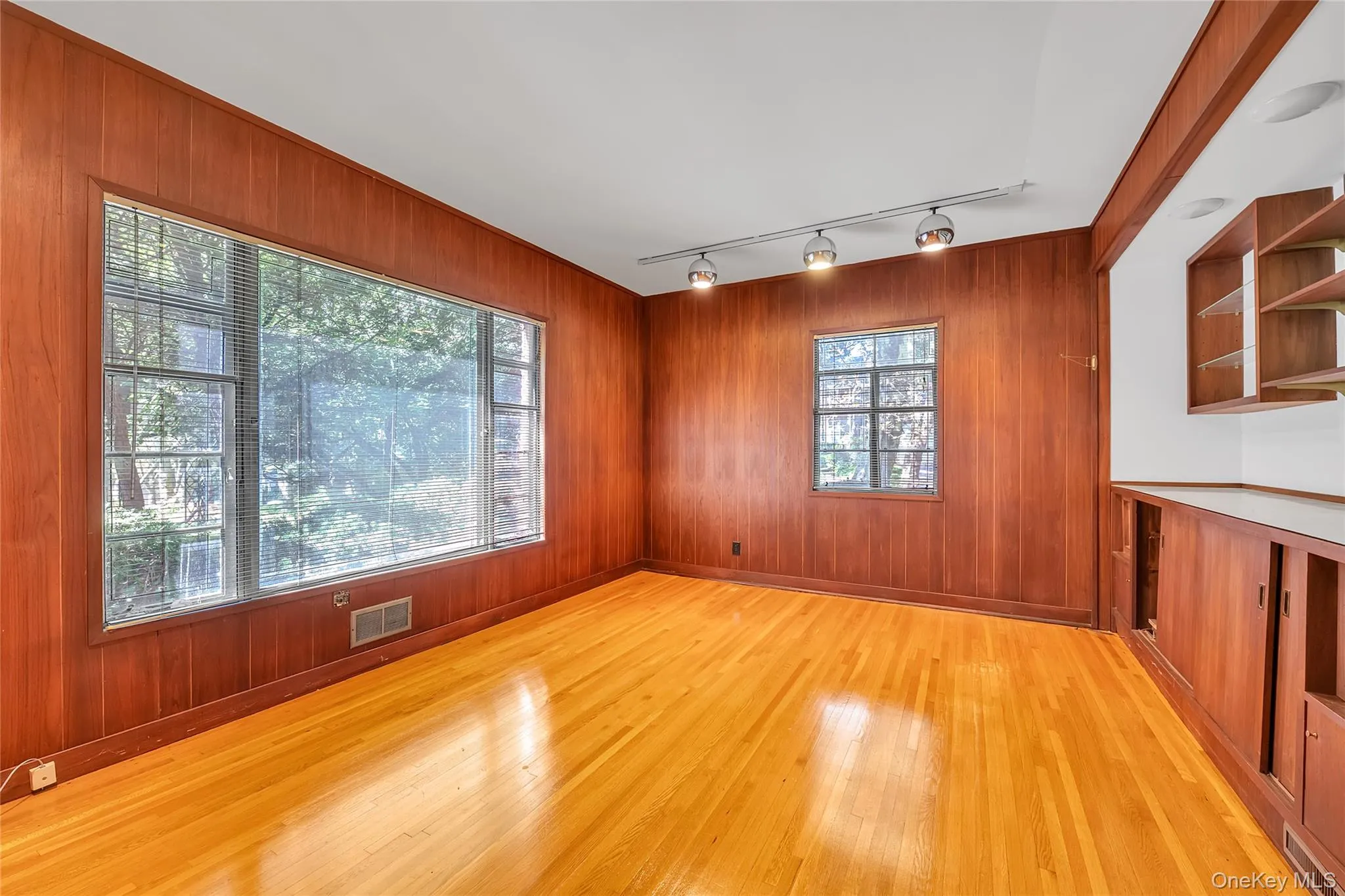 238 Clent Road, North Hempstead, NY, 5 Bedrooms Bedrooms, 9 Rooms Rooms,3 BathroomsBathrooms,Residential,For Rent,Clent,0,1051804 238 Clent Road, North Hempstead, NY, 5 Bedrooms Bedrooms, 9 Rooms Rooms,3 BathroomsBathrooms,Residential,For Rent,Clent,0,1051804