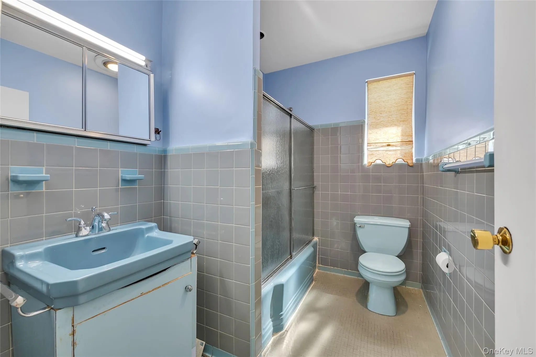 238 Clent Road, North Hempstead, NY, 5 Bedrooms Bedrooms, 9 Rooms Rooms,3 BathroomsBathrooms,Residential,For Rent,Clent,0,1051804 238 Clent Road, North Hempstead, NY, 5 Bedrooms Bedrooms, 9 Rooms Rooms,3 BathroomsBathrooms,Residential,For Rent,Clent,0,1051804