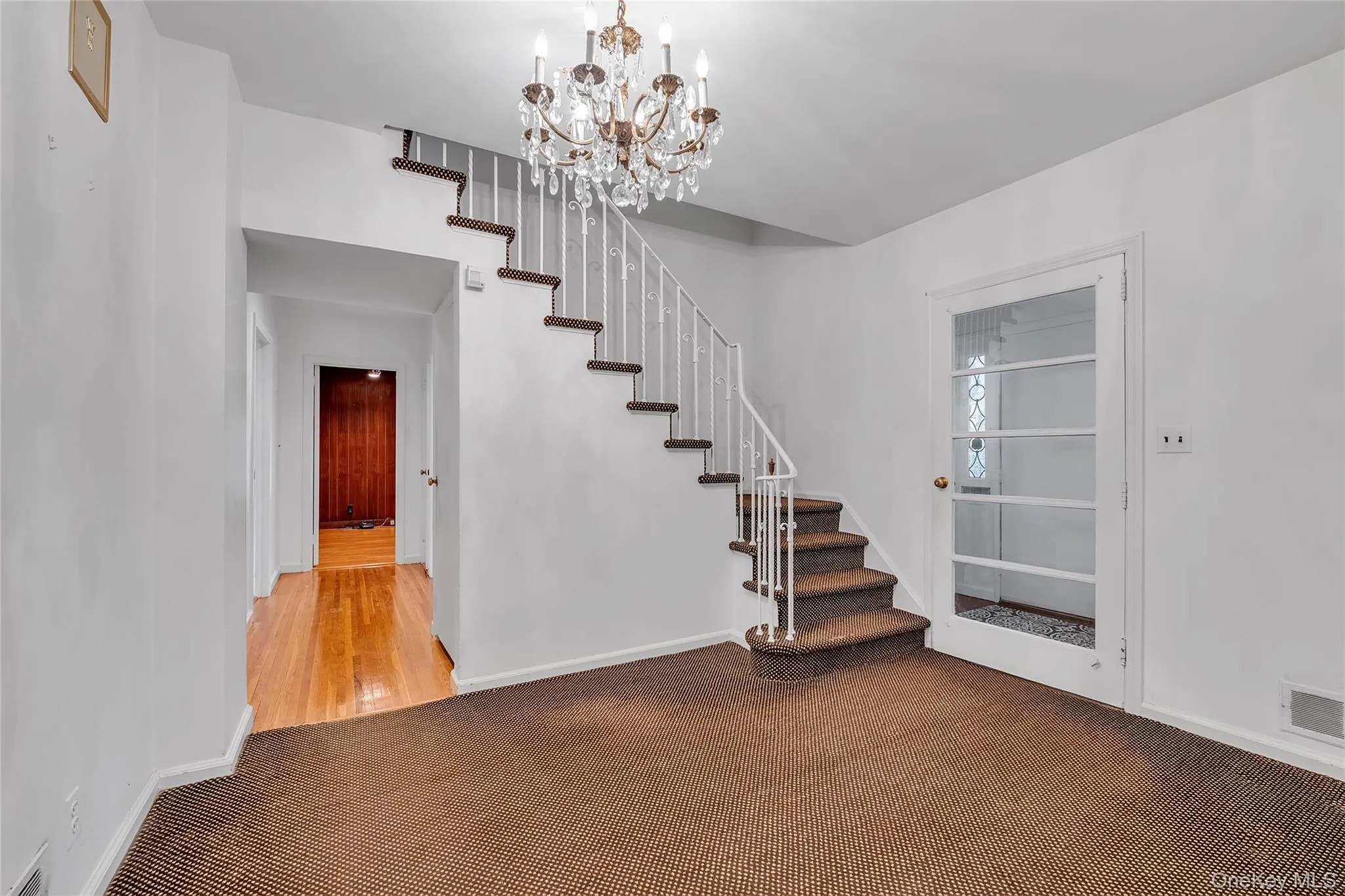 238 Clent Road, North Hempstead, NY, 5 Bedrooms Bedrooms, 9 Rooms Rooms,3 BathroomsBathrooms,Residential,For Rent,Clent,0,1051804 238 Clent Road, North Hempstead, NY, 5 Bedrooms Bedrooms, 9 Rooms Rooms,3 BathroomsBathrooms,Residential,For Rent,Clent,0,1051804
