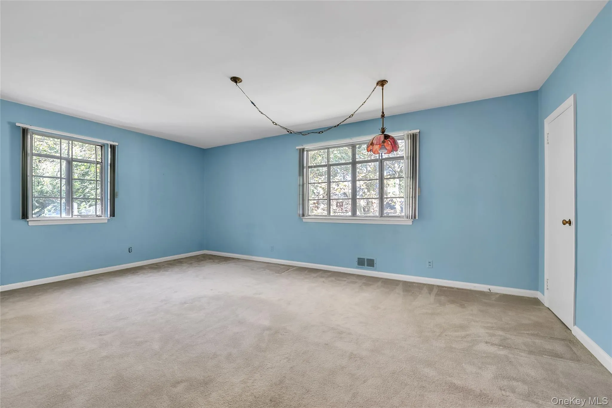 238 Clent Road, North Hempstead, NY, 5 Bedrooms Bedrooms, 9 Rooms Rooms,3 BathroomsBathrooms,Residential,For Rent,Clent,0,1051804 238 Clent Road, North Hempstead, NY, 5 Bedrooms Bedrooms, 9 Rooms Rooms,3 BathroomsBathrooms,Residential,For Rent,Clent,0,1051804
