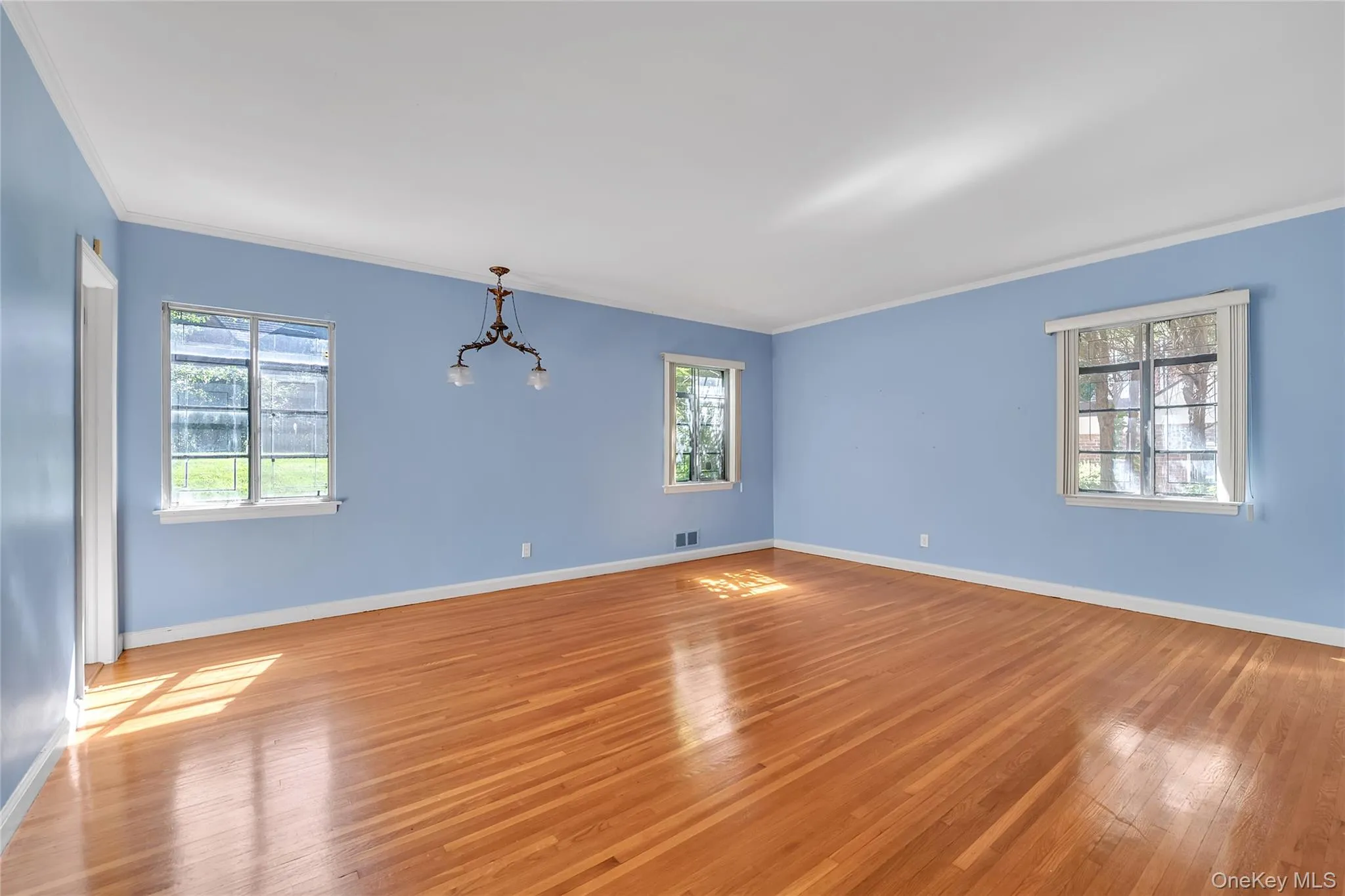 238 Clent Road, North Hempstead, NY, 5 Bedrooms Bedrooms, 9 Rooms Rooms,3 BathroomsBathrooms,Residential,For Rent,Clent,0,1051804 238 Clent Road, North Hempstead, NY, 5 Bedrooms Bedrooms, 9 Rooms Rooms,3 BathroomsBathrooms,Residential,For Rent,Clent,0,1051804