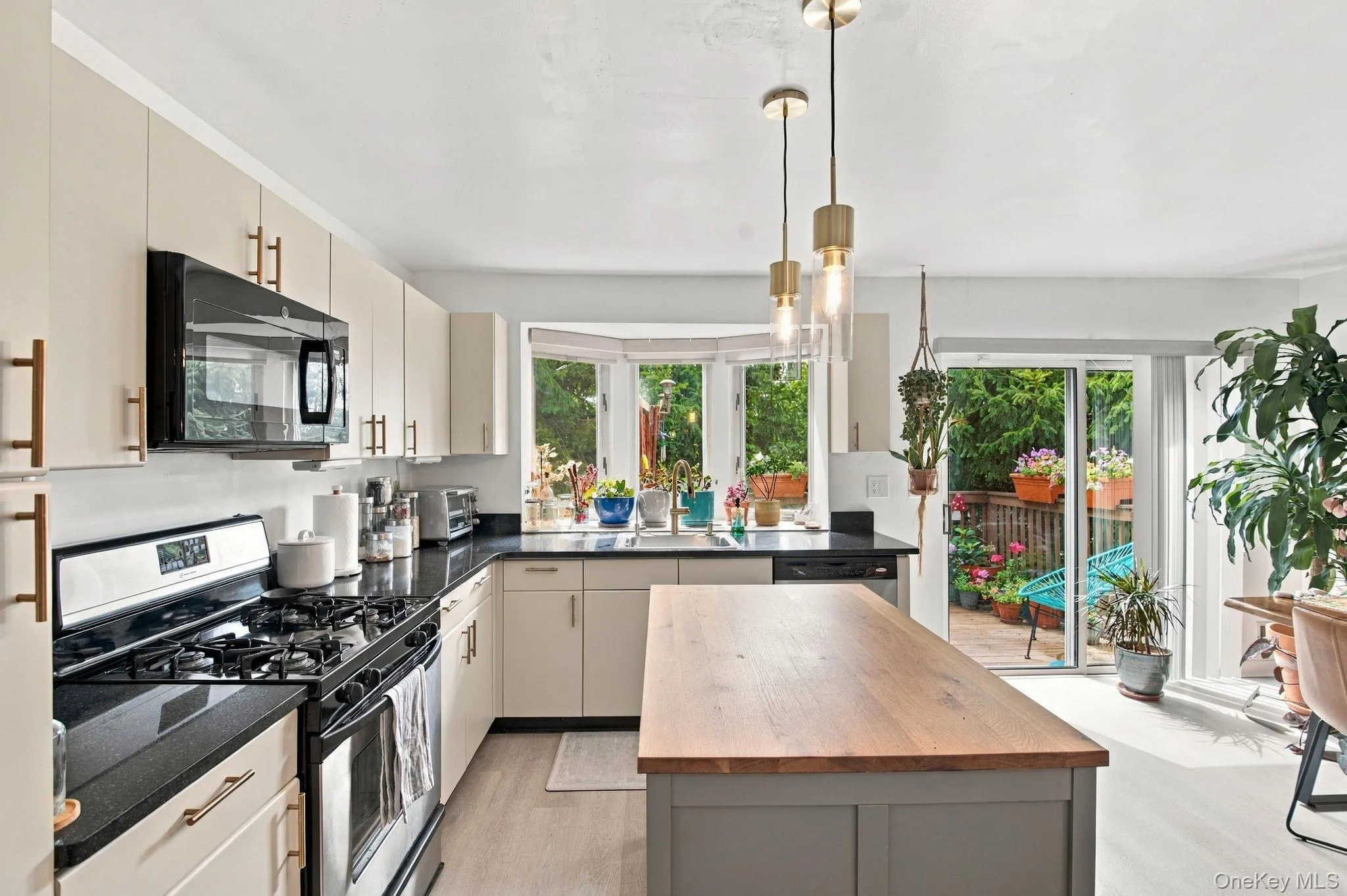3 Nottingham Court, Clarkstown, NY, 2 Bedrooms Bedrooms, 6 Rooms Rooms,1 BathroomBathrooms,Residential,For Rent,Nottingham,0,1051816 3 Nottingham Court, Clarkstown, NY, 2 Bedrooms Bedrooms, 6 Rooms Rooms,1 BathroomBathrooms,Residential,For Rent,Nottingham,0,1051816
