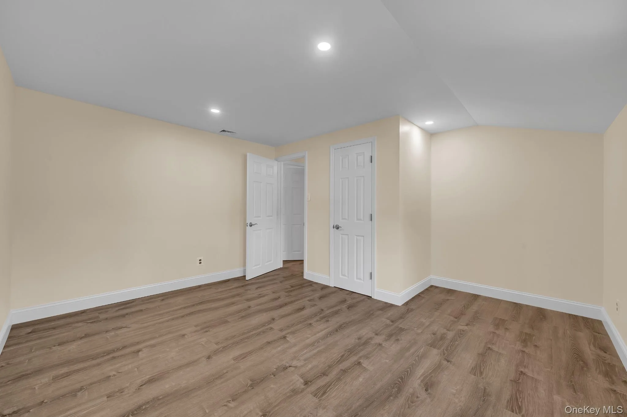 170 Park Lane, Oyster Bay, NY, 5 Bedrooms Bedrooms, 8 Rooms Rooms,2 BathroomsBathrooms,Residential,For Rent,Park,0,1051817 170 Park Lane, Oyster Bay, NY, 5 Bedrooms Bedrooms, 8 Rooms Rooms,2 BathroomsBathrooms,Residential,For Rent,Park,0,1051817