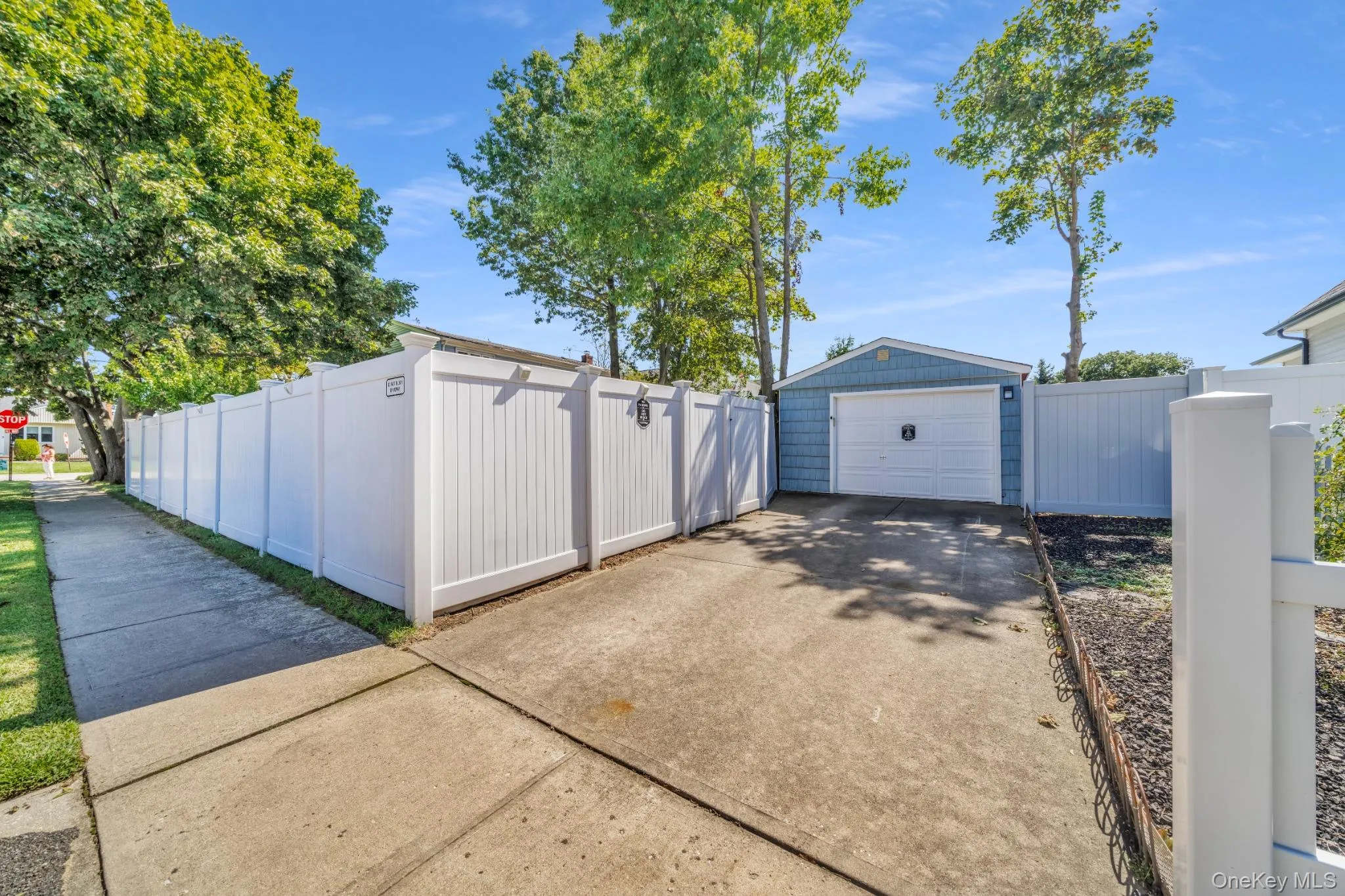 1.5 Car detached garage 1.5 Car detached garage