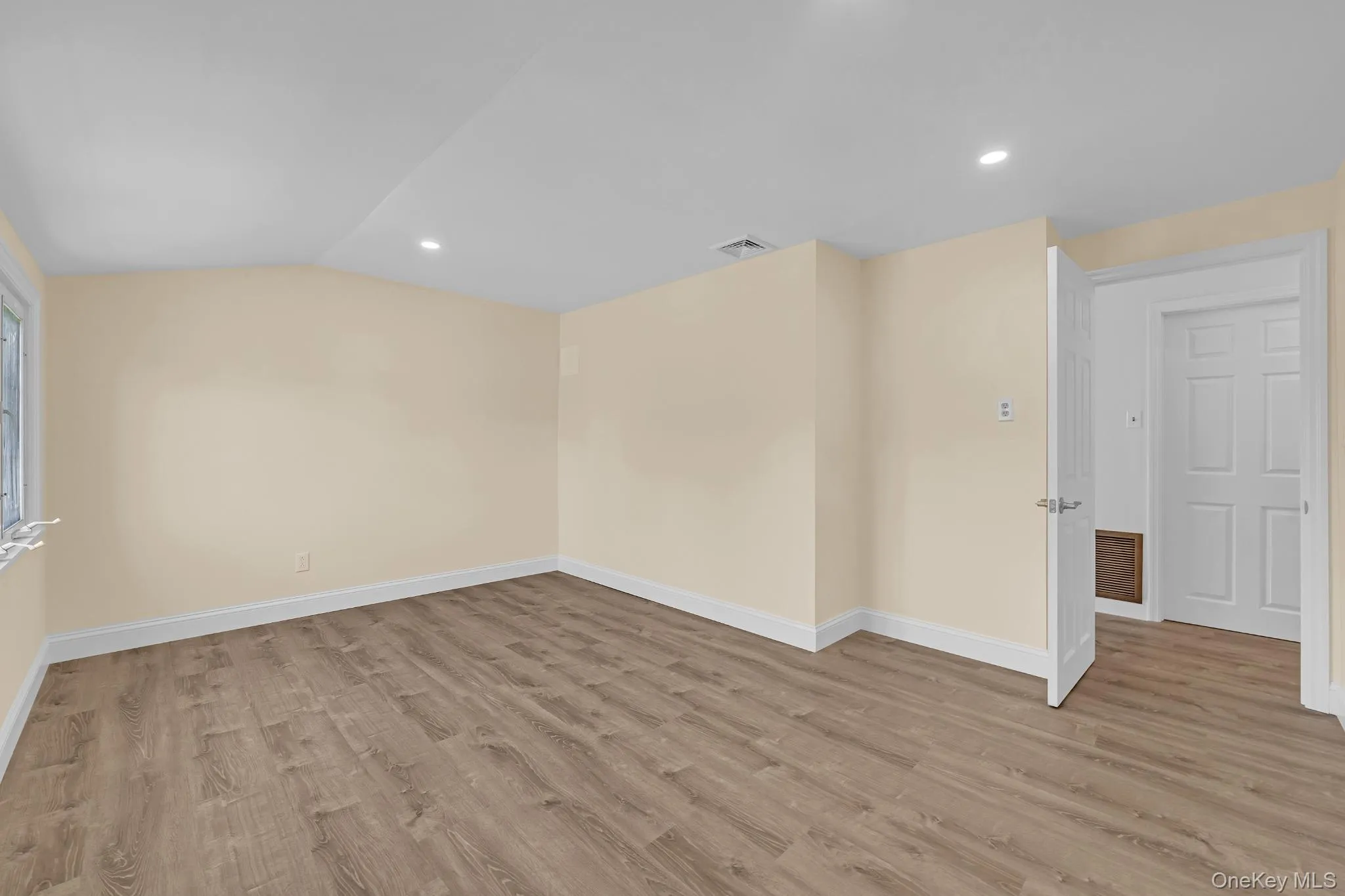 170 Park Lane, Oyster Bay, NY, 5 Bedrooms Bedrooms, 8 Rooms Rooms,2 BathroomsBathrooms,Residential,For Rent,Park,0,1051817 170 Park Lane, Oyster Bay, NY, 5 Bedrooms Bedrooms, 8 Rooms Rooms,2 BathroomsBathrooms,Residential,For Rent,Park,0,1051817