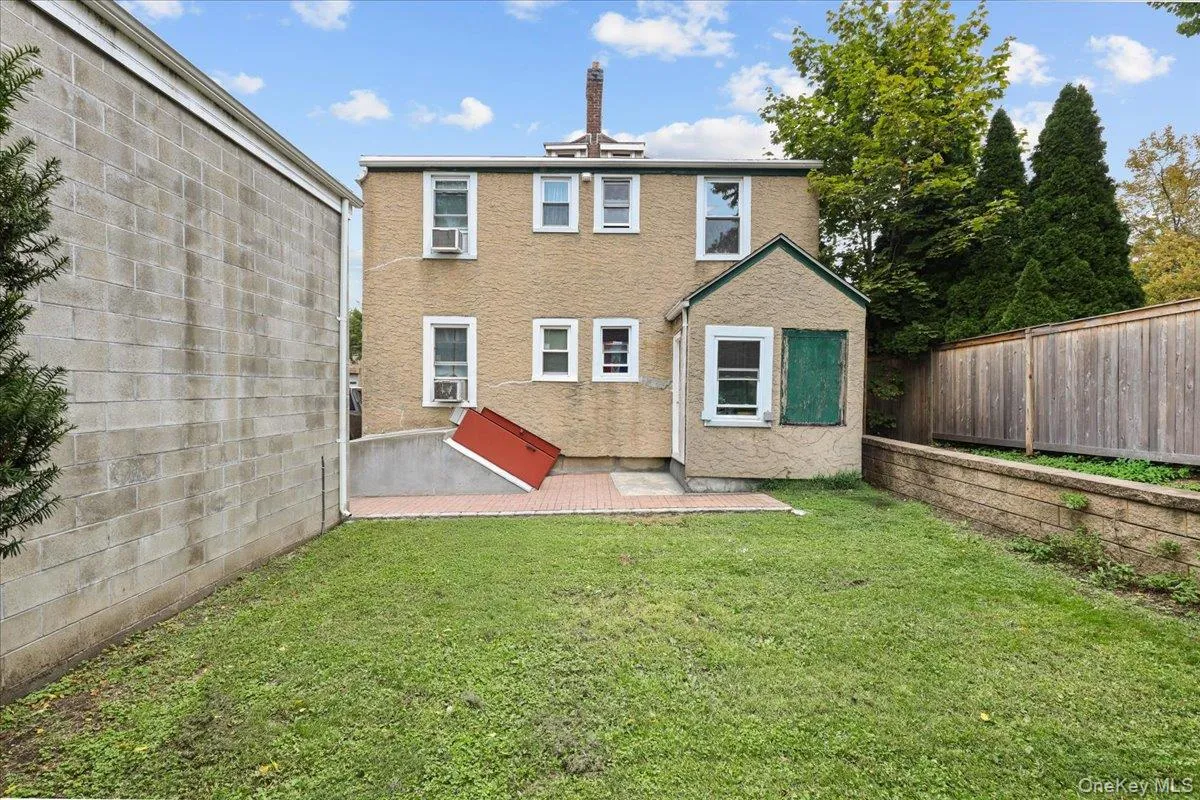 152 Summerfield Street, Eastchester, NY, 2 Bedroom Bedrooms, 4 Room Rooms,1 BathroomBathrooms,Residential Lease,For Rent,Summerfield,0,1051820 152 Summerfield Street, Eastchester, NY, 2 Bedroom Bedrooms, 4 Room Rooms,1 BathroomBathrooms,Residential Lease,For Rent,Summerfield,0,1051820