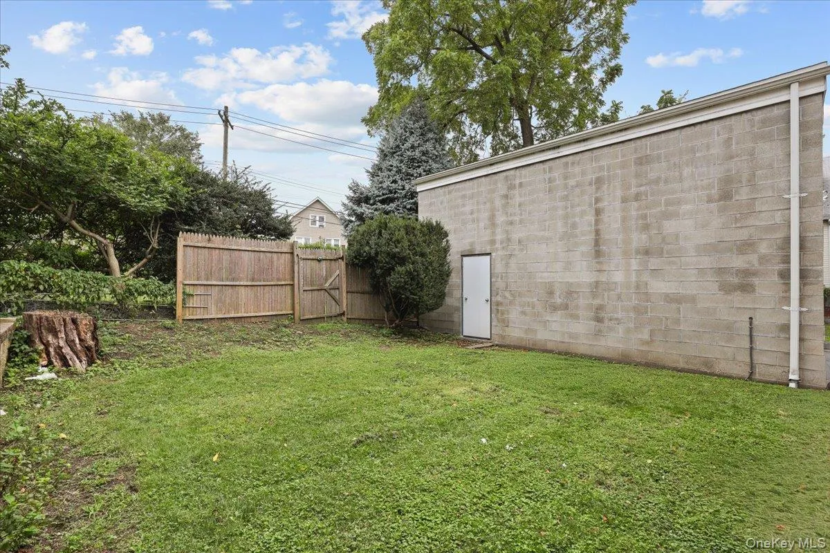152 Summerfield Street, Eastchester, NY, 2 Bedroom Bedrooms, 4 Room Rooms,1 BathroomBathrooms,Residential Lease,For Rent,Summerfield,0,1051820 152 Summerfield Street, Eastchester, NY, 2 Bedroom Bedrooms, 4 Room Rooms,1 BathroomBathrooms,Residential Lease,For Rent,Summerfield,0,1051820