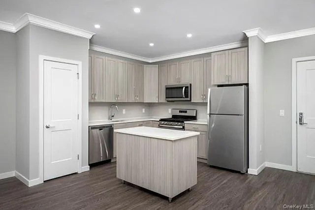 116 Searing Avenue, North Hempstead, NY, 2 Bedrooms Bedrooms, 5 Rooms Rooms,2 BathroomsBathrooms,Residential Lease,For Rent,Searing,0,1051838 116 Searing Avenue, North Hempstead, NY, 2 Bedrooms Bedrooms, 5 Rooms Rooms,2 BathroomsBathrooms,Residential Lease,For Rent,Searing,0,1051838