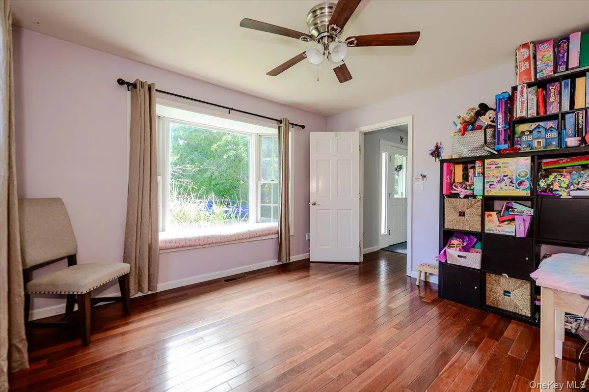 5th Bedroom/Den/Playroom/Office 5th Bedroom/Den/Playroom/Office