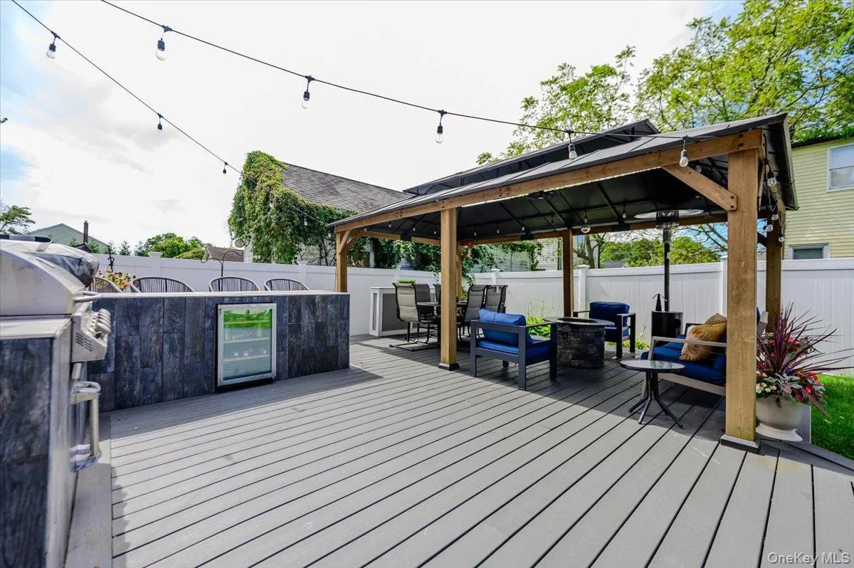 24 William Avenue, Islip, NY, 5 Bedrooms Bedrooms, 8 Rooms Rooms,2 BathroomsBathrooms,Residential,For Rent,William,0,1051841 24 William Avenue, Islip, NY, 5 Bedrooms Bedrooms, 8 Rooms Rooms,2 BathroomsBathrooms,Residential,For Rent,William,0,1051841