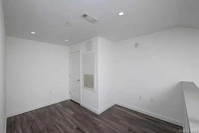 119 Searing Avenue, North Hempstead, NY, 2 Bedrooms Bedrooms, 4 Rooms Rooms,2 BathroomsBathrooms,Residential Lease,For Rent,Searing,0,1051846 119 Searing Avenue, North Hempstead, NY, 2 Bedrooms Bedrooms, 4 Rooms Rooms,2 BathroomsBathrooms,Residential Lease,For Rent,Searing,0,1051846