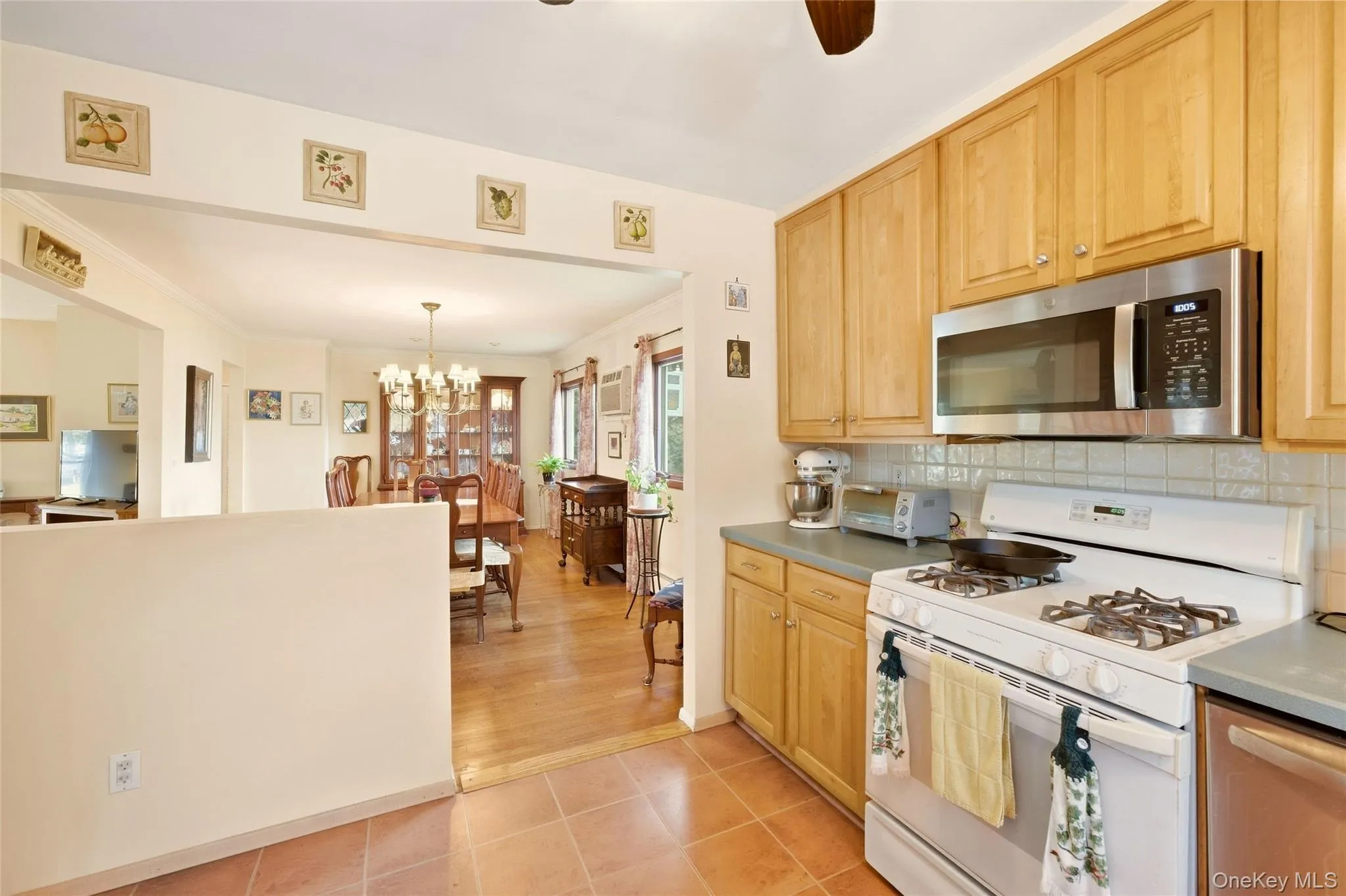 44 Dulittle Street, Babylon, NY, 4 Bedrooms Bedrooms, 9 Rooms Rooms,2 BathroomsBathrooms,Residential,For Rent,Dulittle,0,1051849 44 Dulittle Street, Babylon, NY, 4 Bedrooms Bedrooms, 9 Rooms Rooms,2 BathroomsBathrooms,Residential,For Rent,Dulittle,0,1051849