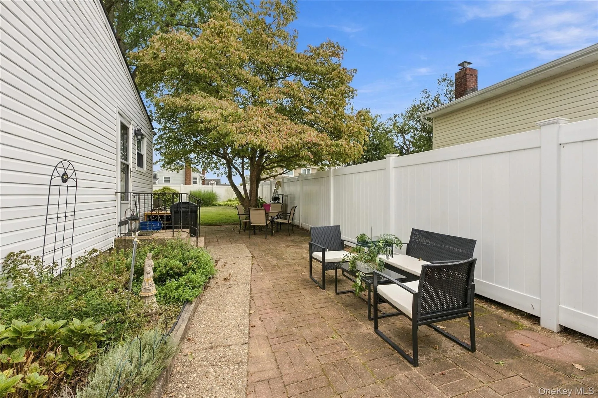 44 Dulittle Street, Babylon, NY, 4 Bedrooms Bedrooms, 9 Rooms Rooms,2 BathroomsBathrooms,Residential,For Rent,Dulittle,0,1051849 44 Dulittle Street, Babylon, NY, 4 Bedrooms Bedrooms, 9 Rooms Rooms,2 BathroomsBathrooms,Residential,For Rent,Dulittle,0,1051849