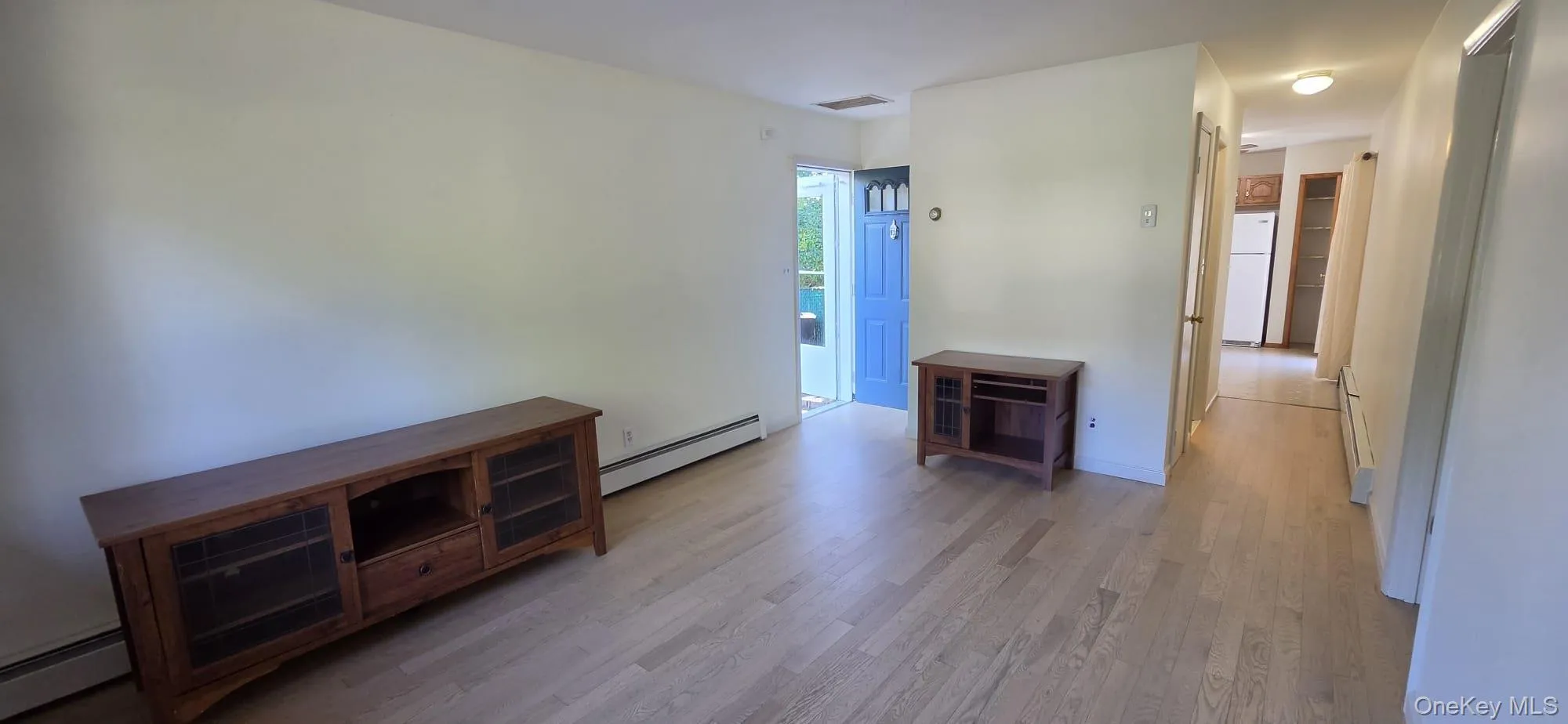 36 Holly Hill Lane, Brookhaven, NY, 1 Bedroom Bedrooms, 3 Rooms Rooms,1 BathroomBathrooms,Residential Lease,For Rent,Holly Hill,0,1051864 36 Holly Hill Lane, Brookhaven, NY, 1 Bedroom Bedrooms, 3 Rooms Rooms,1 BathroomBathrooms,Residential Lease,For Rent,Holly Hill,0,1051864