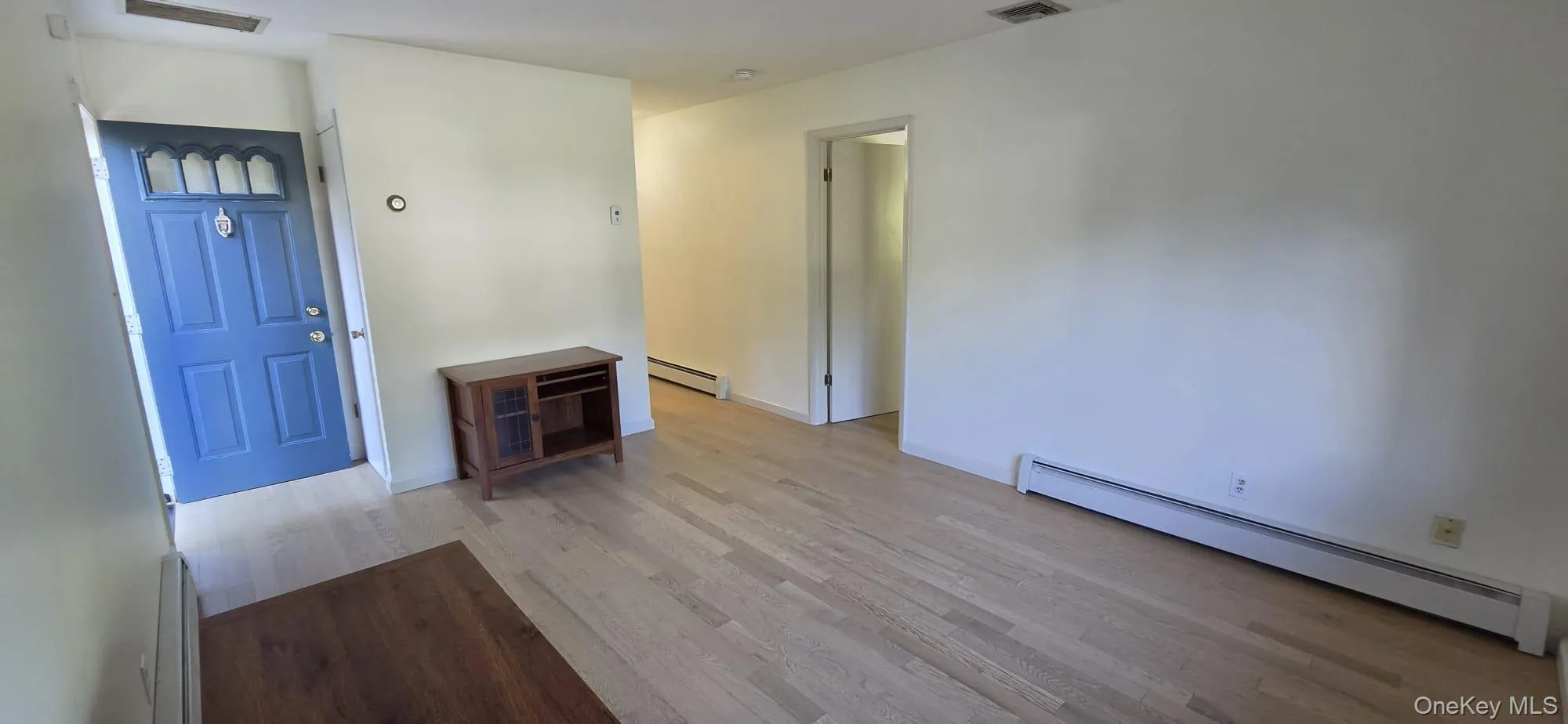 36 Holly Hill Lane, Brookhaven, NY, 1 Bedroom Bedrooms, 3 Rooms Rooms,1 BathroomBathrooms,Residential Lease,For Rent,Holly Hill,0,1051864 36 Holly Hill Lane, Brookhaven, NY, 1 Bedroom Bedrooms, 3 Rooms Rooms,1 BathroomBathrooms,Residential Lease,For Rent,Holly Hill,0,1051864