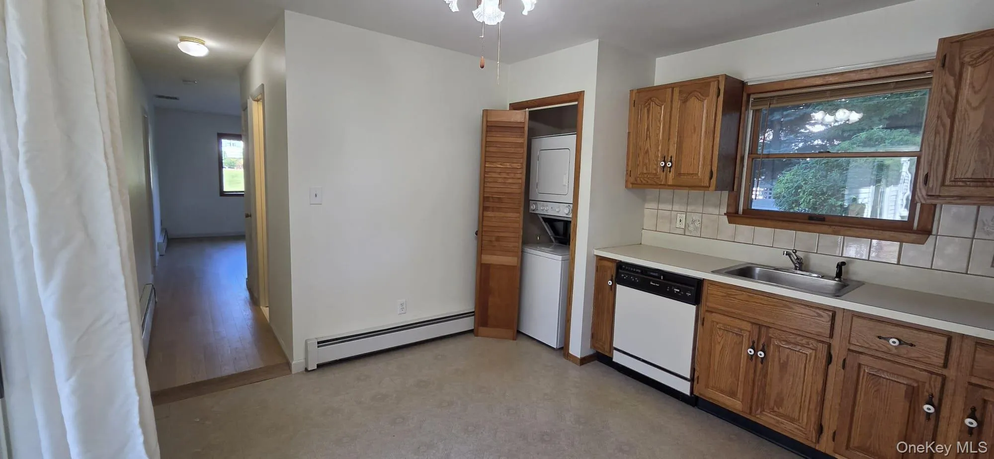 36 Holly Hill Lane, Brookhaven, NY, 1 Bedroom Bedrooms, 3 Rooms Rooms,1 BathroomBathrooms,Residential Lease,For Rent,Holly Hill,0,1051864 36 Holly Hill Lane, Brookhaven, NY, 1 Bedroom Bedrooms, 3 Rooms Rooms,1 BathroomBathrooms,Residential Lease,For Rent,Holly Hill,0,1051864