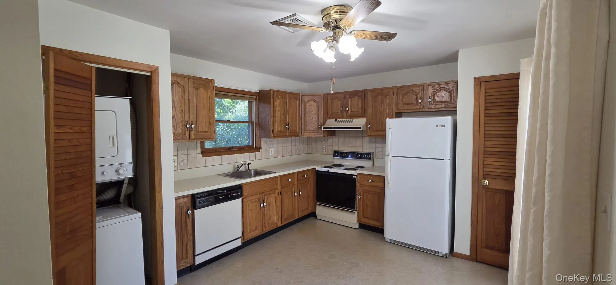 36 Holly Hill Lane, Brookhaven, NY, 1 Bedroom Bedrooms, 3 Rooms Rooms,1 BathroomBathrooms,Residential Lease,For Rent,Holly Hill,0,1051864 36 Holly Hill Lane, Brookhaven, NY, 1 Bedroom Bedrooms, 3 Rooms Rooms,1 BathroomBathrooms,Residential Lease,For Rent,Holly Hill,0,1051864