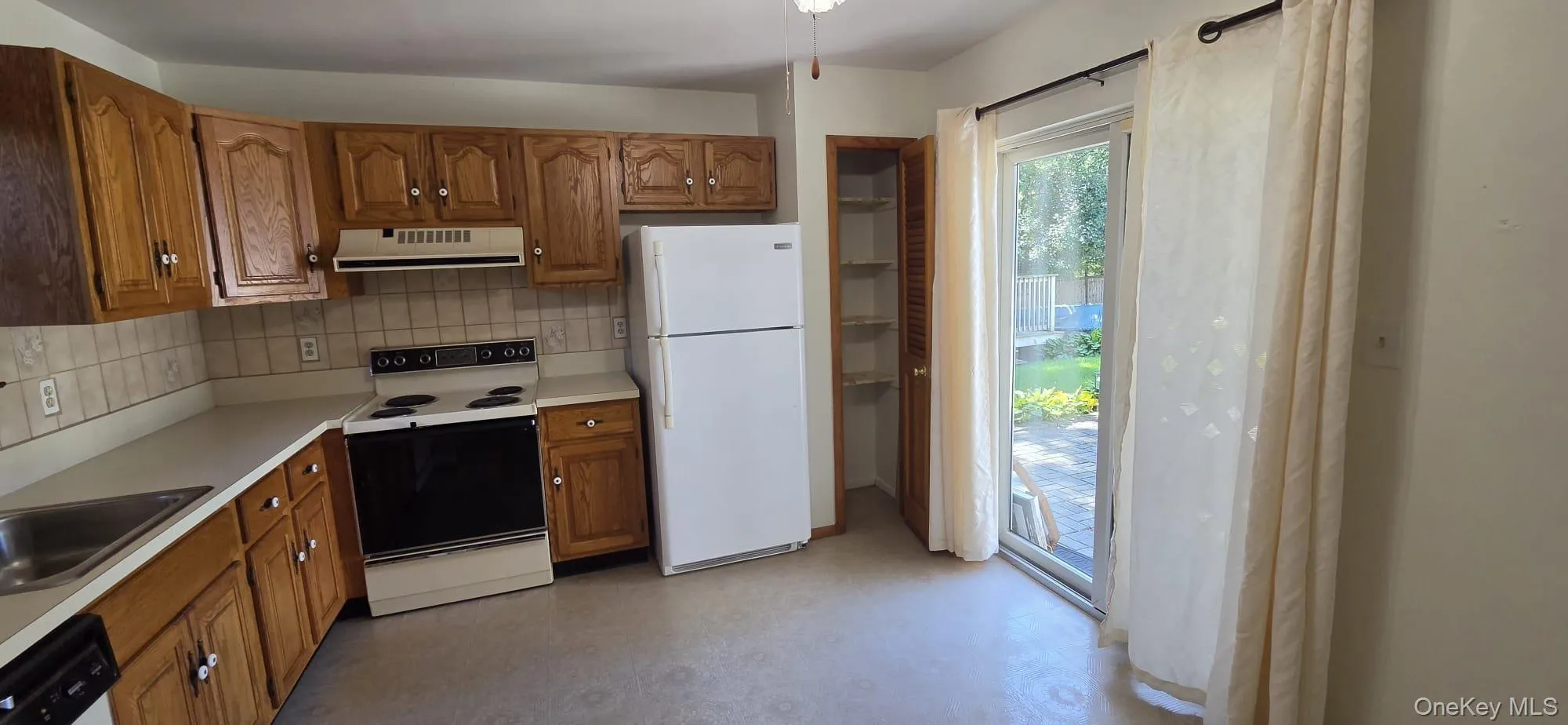36 Holly Hill Lane, Brookhaven, NY, 1 Bedroom Bedrooms, 3 Rooms Rooms,1 BathroomBathrooms,Residential Lease,For Rent,Holly Hill,0,1051864 36 Holly Hill Lane, Brookhaven, NY, 1 Bedroom Bedrooms, 3 Rooms Rooms,1 BathroomBathrooms,Residential Lease,For Rent,Holly Hill,0,1051864
