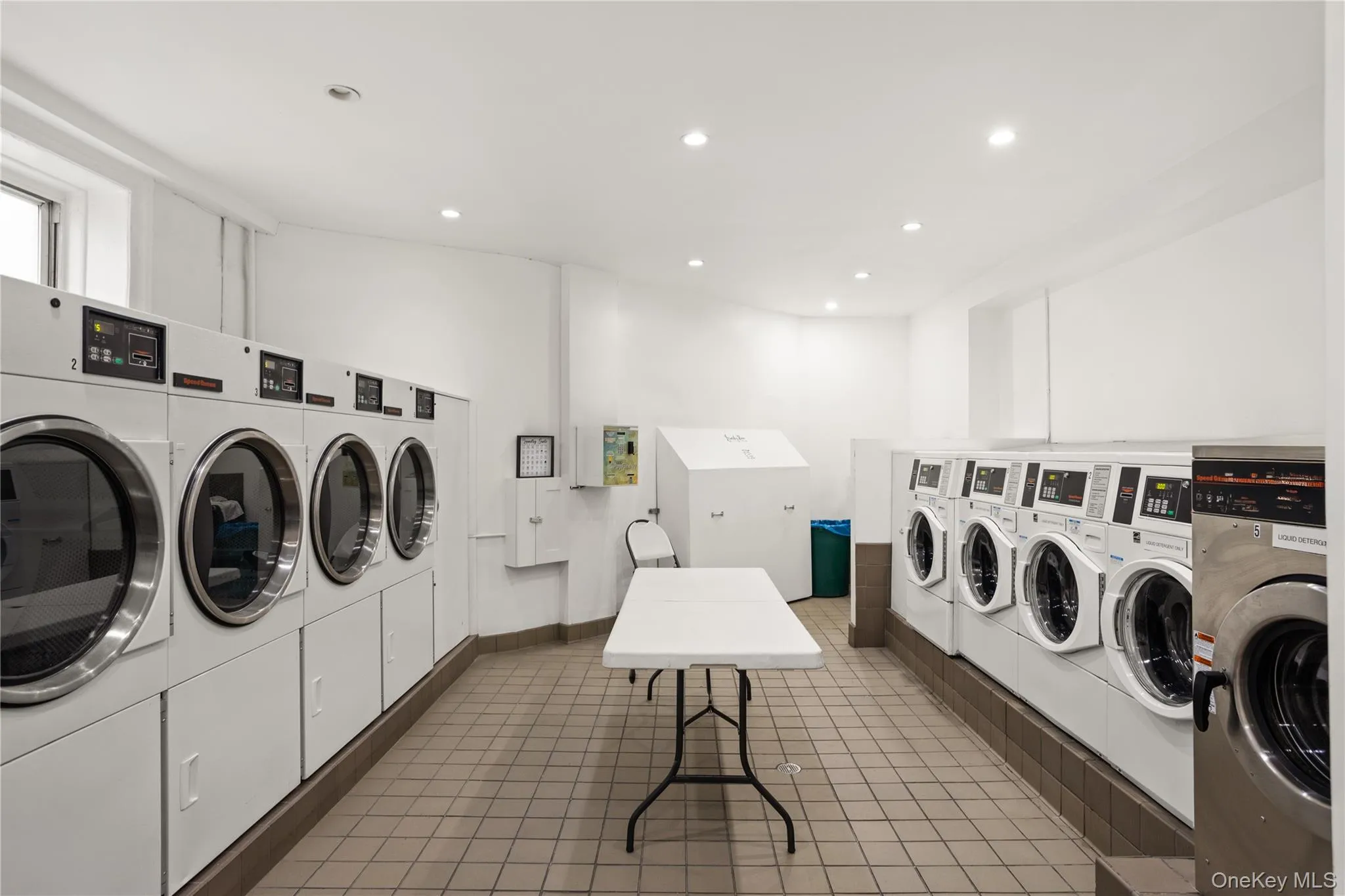 45-08 40th, New York, NY, 2 Bedrooms Bedrooms, 4 Rooms Rooms,1 BathroomBathrooms,Residential,For Rent,40th,0,1051866 45-08 40th, New York, NY, 2 Bedrooms Bedrooms, 4 Rooms Rooms,1 BathroomBathrooms,Residential,For Rent,40th,0,1051866