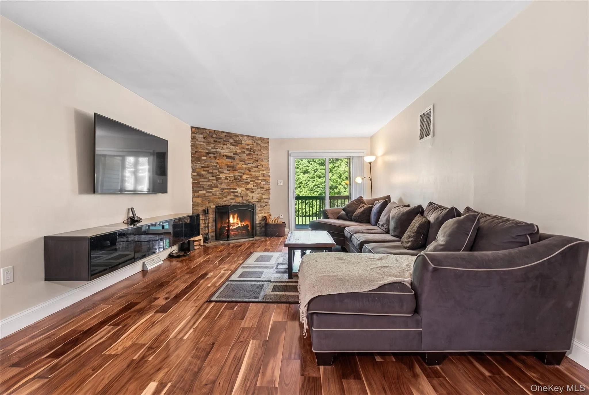 11 Nicole Circle, Ossining, NY, 2 Bedrooms Bedrooms, 7 Rooms Rooms,2 BathroomsBathrooms,Residential Lease,For Rent,Nicole,0,1051873 11 Nicole Circle, Ossining, NY, 2 Bedrooms Bedrooms, 7 Rooms Rooms,2 BathroomsBathrooms,Residential Lease,For Rent,Nicole,0,1051873