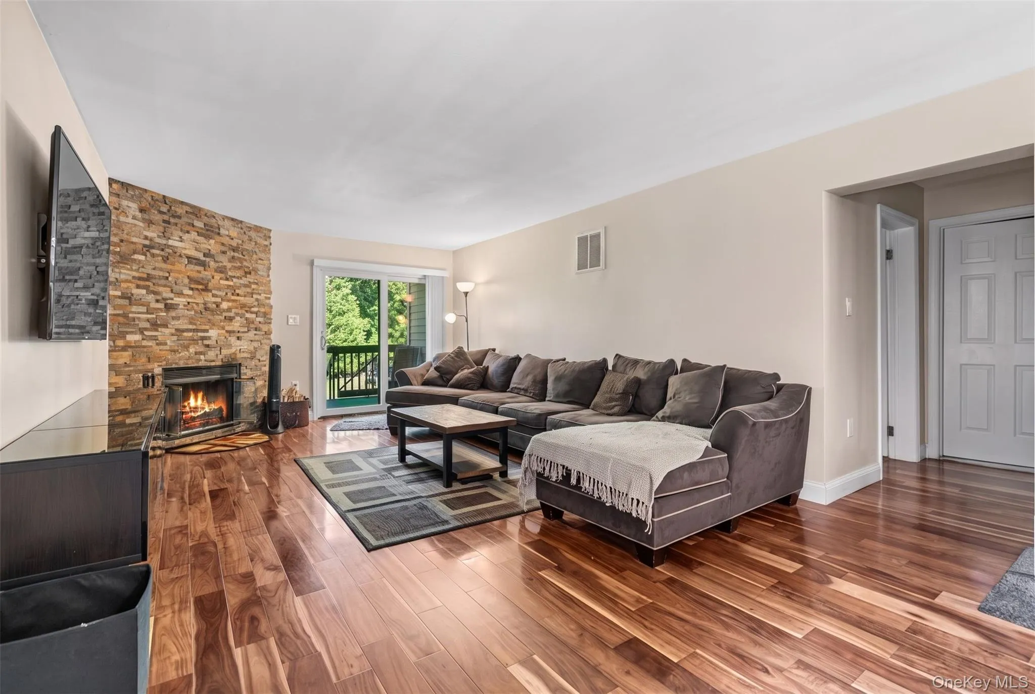 11 Nicole Circle, Ossining, NY, 2 Bedrooms Bedrooms, 7 Rooms Rooms,2 BathroomsBathrooms,Residential Lease,For Rent,Nicole,0,1051873 11 Nicole Circle, Ossining, NY, 2 Bedrooms Bedrooms, 7 Rooms Rooms,2 BathroomsBathrooms,Residential Lease,For Rent,Nicole,0,1051873