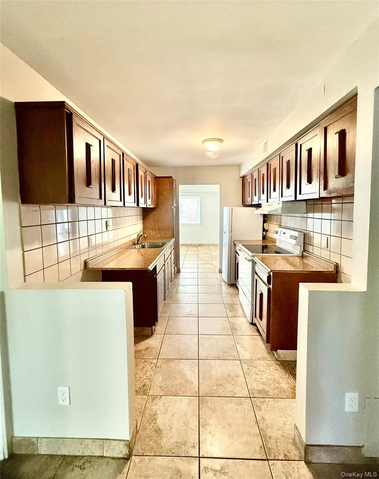 136 Hill Crescent, Riverhead, NY, 3 Bedrooms Bedrooms, 6 Rooms Rooms,1 BathroomBathrooms,Residential,For Rent,Hill,0,1051882 136 Hill Crescent, Riverhead, NY, 3 Bedrooms Bedrooms, 6 Rooms Rooms,1 BathroomBathrooms,Residential,For Rent,Hill,0,1051882