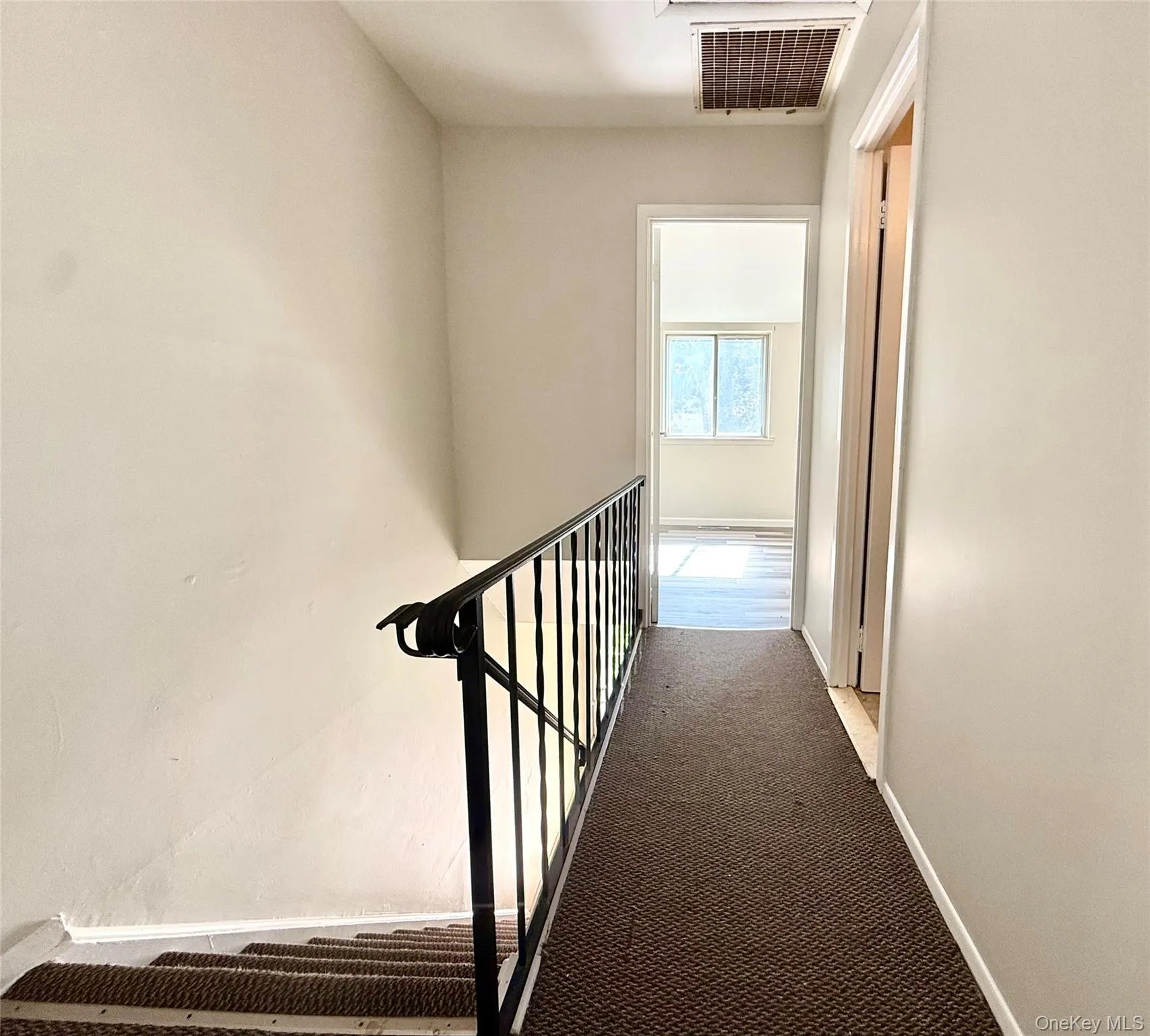 136 Hill Crescent, Riverhead, NY, 3 Bedrooms Bedrooms, 6 Rooms Rooms,1 BathroomBathrooms,Residential,For Rent,Hill,0,1051882 136 Hill Crescent, Riverhead, NY, 3 Bedrooms Bedrooms, 6 Rooms Rooms,1 BathroomBathrooms,Residential,For Rent,Hill,0,1051882
