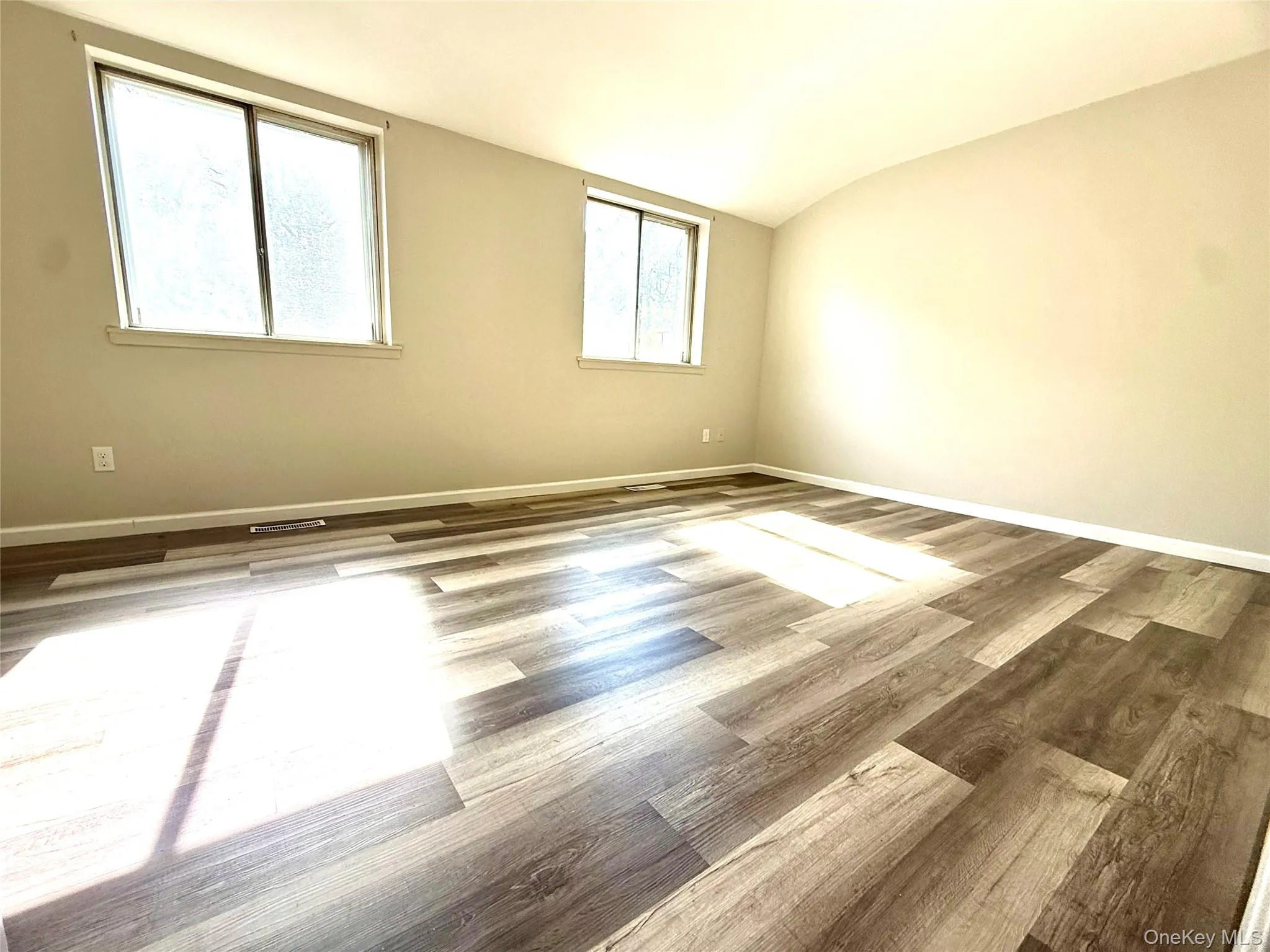 136 Hill Crescent, Riverhead, NY, 3 Bedrooms Bedrooms, 6 Rooms Rooms,1 BathroomBathrooms,Residential,For Rent,Hill,0,1051882 136 Hill Crescent, Riverhead, NY, 3 Bedrooms Bedrooms, 6 Rooms Rooms,1 BathroomBathrooms,Residential,For Rent,Hill,0,1051882