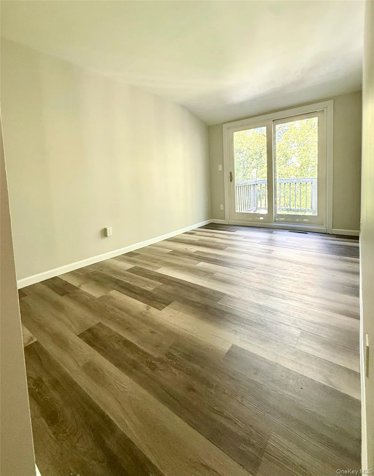 136 Hill Crescent, Riverhead, NY, 3 Bedrooms Bedrooms, 6 Rooms Rooms,1 BathroomBathrooms,Residential,For Rent,Hill,0,1051882 136 Hill Crescent, Riverhead, NY, 3 Bedrooms Bedrooms, 6 Rooms Rooms,1 BathroomBathrooms,Residential,For Rent,Hill,0,1051882
