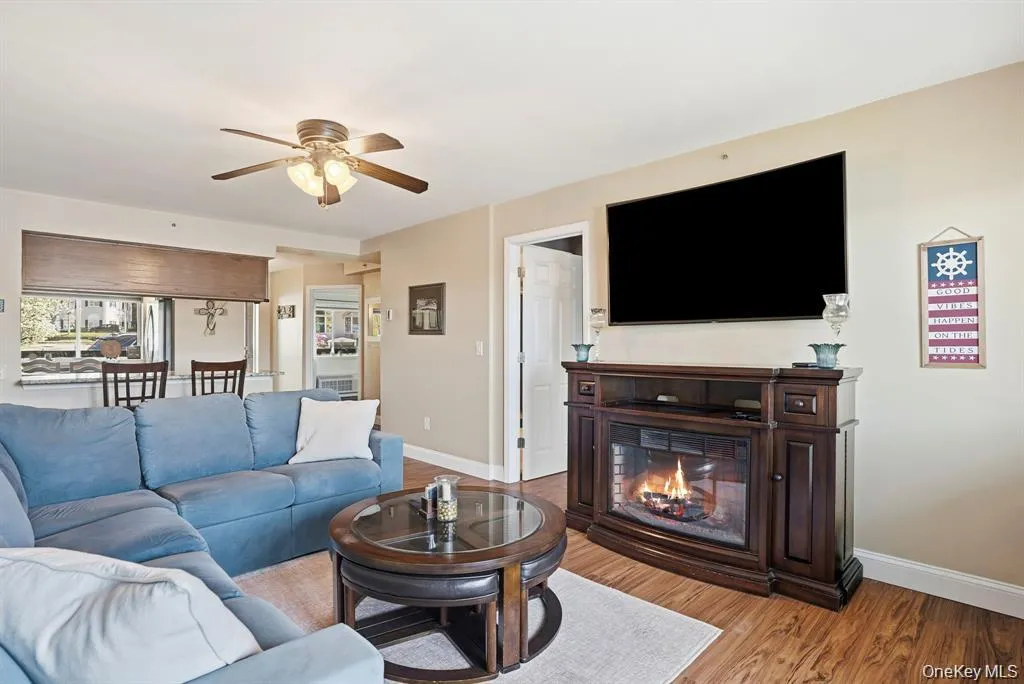 4 Marina Drive, Carmel, NY, 1 Bedroom Bedrooms, 5 Rooms Rooms,1 BathroomBathrooms,Residential Lease,For Rent,Marina,0,1051885 4 Marina Drive, Carmel, NY, 1 Bedroom Bedrooms, 5 Rooms Rooms,1 BathroomBathrooms,Residential Lease,For Rent,Marina,0,1051885