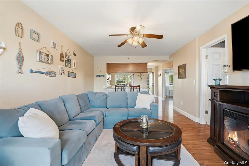 4 Marina Drive, Carmel, NY, 1 Bedroom Bedrooms, 5 Rooms Rooms,1 BathroomBathrooms,Residential Lease,For Rent,Marina,0,1051885 4 Marina Drive, Carmel, NY, 1 Bedroom Bedrooms, 5 Rooms Rooms,1 BathroomBathrooms,Residential Lease,For Rent,Marina,0,1051885