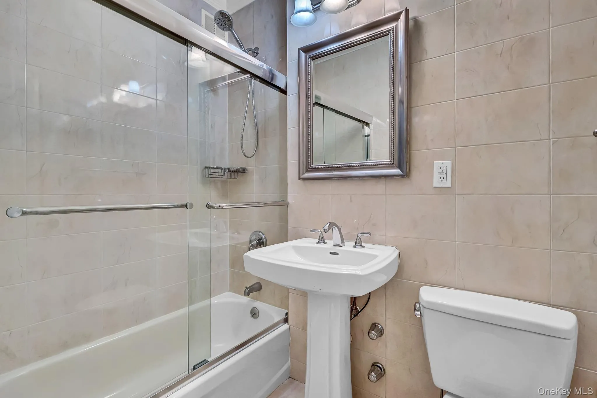 111 7th Street, Hempstead, NY, 2 Bedrooms Bedrooms, 5 Rooms Rooms,2 BathroomsBathrooms,Residential,For Rent,7th,0,1051886 111 7th Street, Hempstead, NY, 2 Bedrooms Bedrooms, 5 Rooms Rooms,2 BathroomsBathrooms,Residential,For Rent,7th,0,1051886
