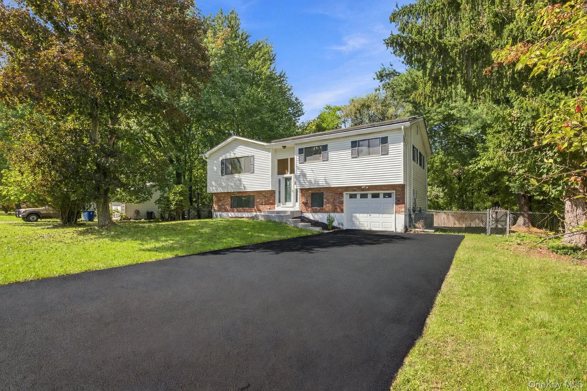 12 Westminister Drive, Middletown, NY, 4 Bedrooms Bedrooms, 10 Rooms Rooms,2 BathroomsBathrooms,Residential,For Rent,Westminister,0,1051888 12 Westminister Drive, Middletown, NY, 4 Bedrooms Bedrooms, 10 Rooms Rooms,2 BathroomsBathrooms,Residential,For Rent,Westminister,0,1051888