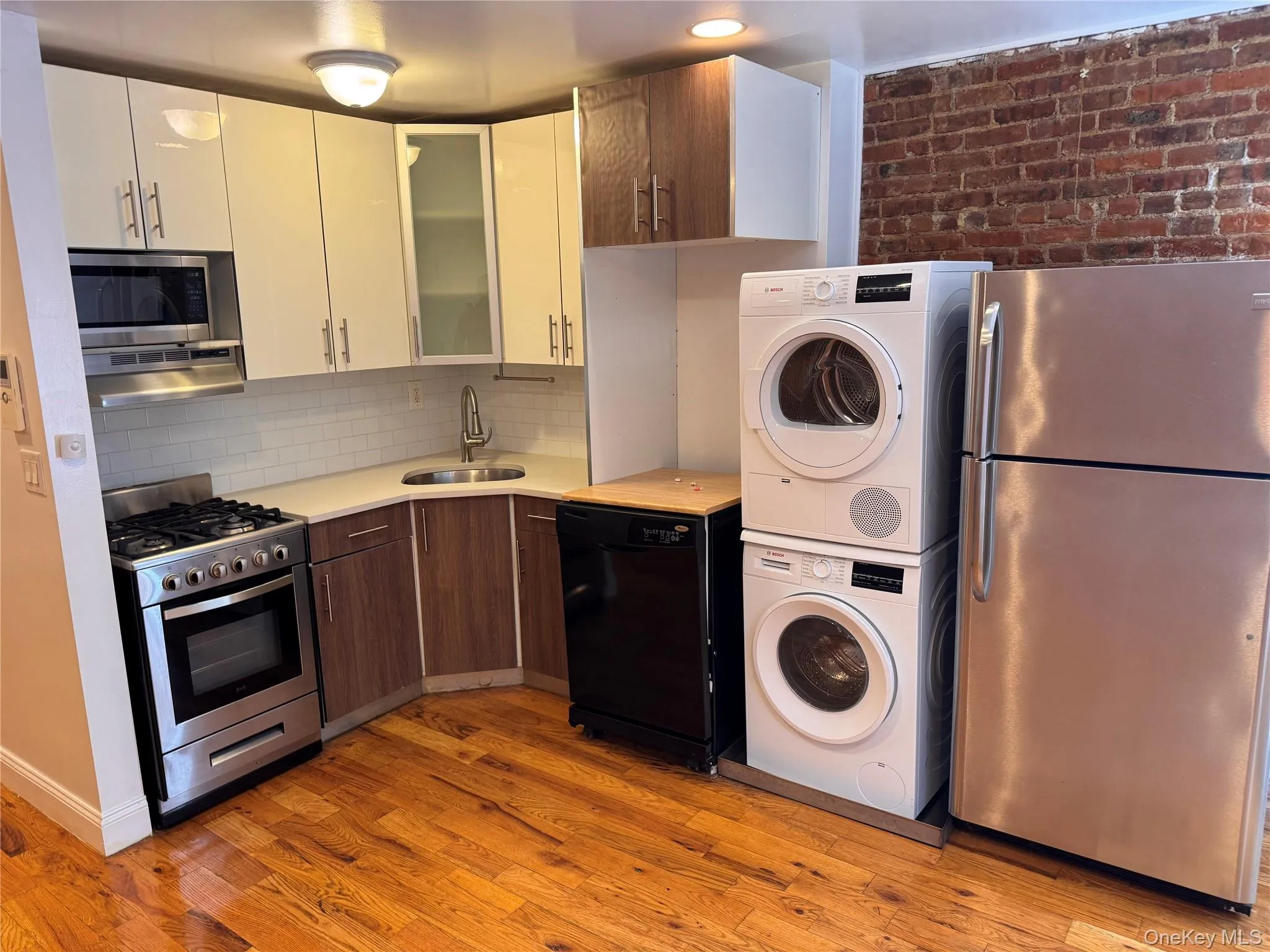 887 Lafayette Avenue, New York, NY, 2 Bedrooms Bedrooms, 4 Rooms Rooms,3 BathroomsBathrooms,Residential Lease,For Rent,Lafayette,0,1051891 887 Lafayette Avenue, New York, NY, 2 Bedrooms Bedrooms, 4 Rooms Rooms,3 BathroomsBathrooms,Residential Lease,For Rent,Lafayette,0,1051891