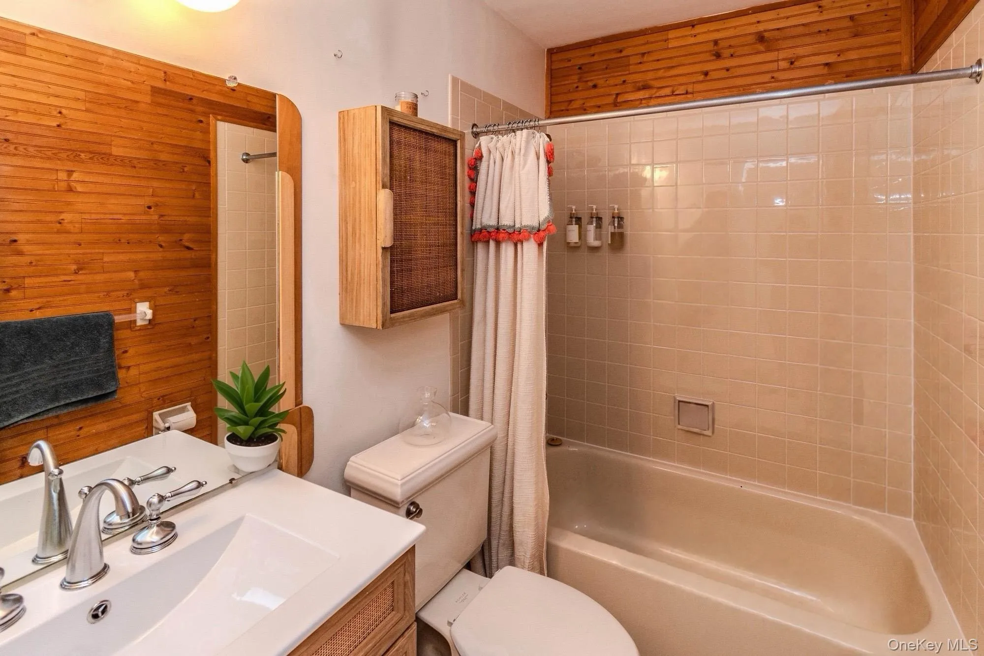 116 Lakewood Drive, Clarkstown, NY, 4 Bedrooms Bedrooms, 9 Rooms Rooms,2 BathroomsBathrooms,Residential,For Rent,Lakewood,0,1051892 116 Lakewood Drive, Clarkstown, NY, 4 Bedrooms Bedrooms, 9 Rooms Rooms,2 BathroomsBathrooms,Residential,For Rent,Lakewood,0,1051892