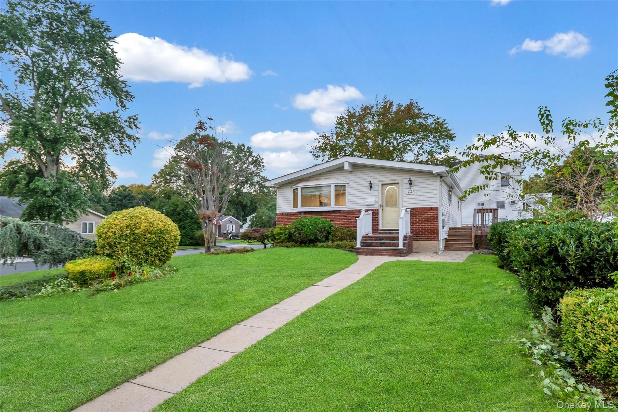 423 Westview Avenue, Babylon, NY, 3 Bedrooms Bedrooms, 6 Rooms Rooms,2 BathroomsBathrooms,Residential,For Rent,Westview,0,1051894 423 Westview Avenue, Babylon, NY, 3 Bedrooms Bedrooms, 6 Rooms Rooms,2 BathroomsBathrooms,Residential,For Rent,Westview,0,1051894