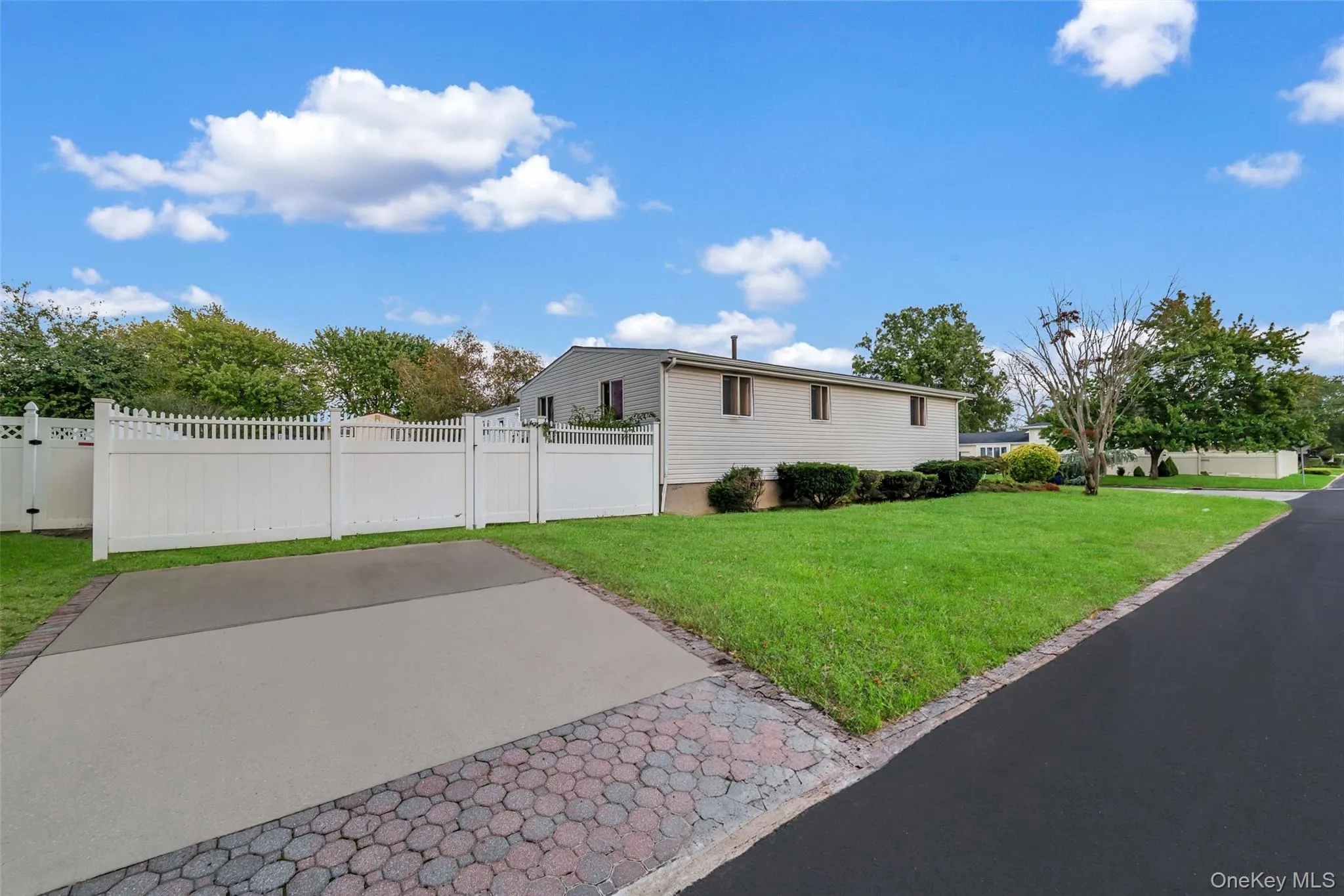 423 Westview Avenue, Babylon, NY, 3 Bedrooms Bedrooms, 6 Rooms Rooms,2 BathroomsBathrooms,Residential,For Rent,Westview,0,1051894 423 Westview Avenue, Babylon, NY, 3 Bedrooms Bedrooms, 6 Rooms Rooms,2 BathroomsBathrooms,Residential,For Rent,Westview,0,1051894