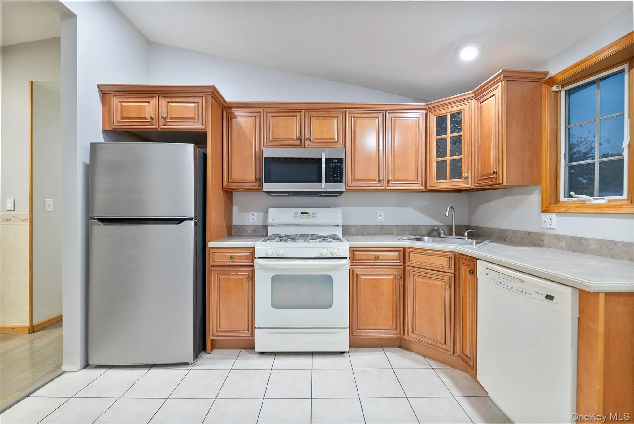 423 Westview Avenue, Babylon, NY, 3 Bedrooms Bedrooms, 6 Rooms Rooms,2 BathroomsBathrooms,Residential,For Rent,Westview,0,1051894 423 Westview Avenue, Babylon, NY, 3 Bedrooms Bedrooms, 6 Rooms Rooms,2 BathroomsBathrooms,Residential,For Rent,Westview,0,1051894