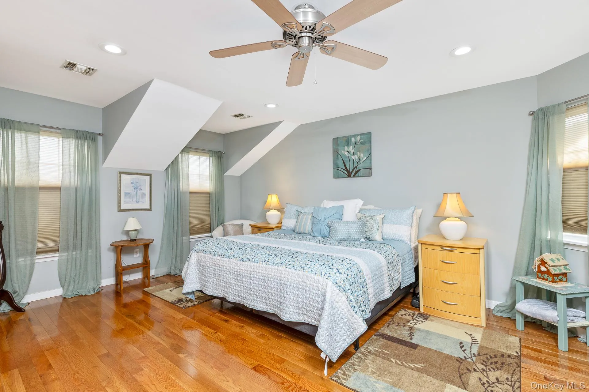 Spacious, Prefinished Hardwood Spacious, Prefinished Hardwood