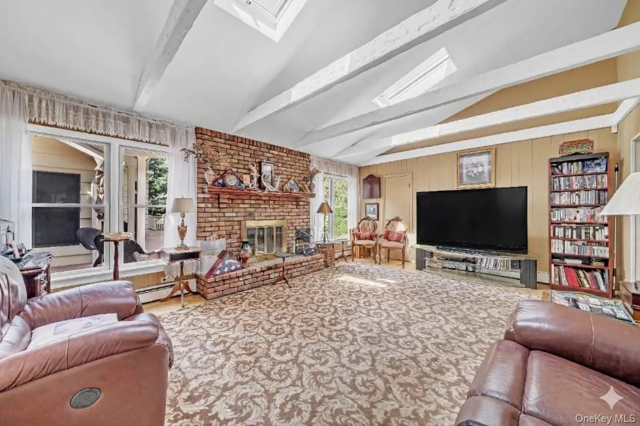 20 Old Route 25A, Smithtown, NY, 6 Bedrooms Bedrooms, 19 Rooms Rooms,3 BathroomsBathrooms,Residential,For Rent,Old Route 25A,0,1051896 20 Old Route 25A, Smithtown, NY, 6 Bedrooms Bedrooms, 19 Rooms Rooms,3 BathroomsBathrooms,Residential,For Rent,Old Route 25A,0,1051896
