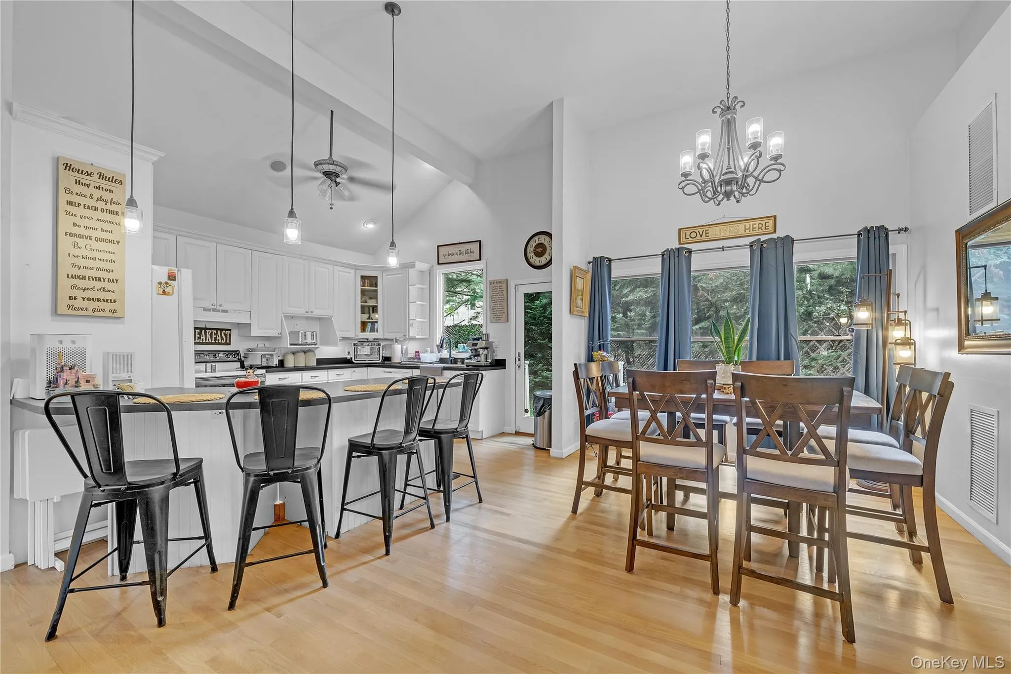 20 Old Route 25A, Smithtown, NY, 6 Bedrooms Bedrooms, 19 Rooms Rooms,3 BathroomsBathrooms,Residential,For Rent,Old Route 25A,0,1051896 20 Old Route 25A, Smithtown, NY, 6 Bedrooms Bedrooms, 19 Rooms Rooms,3 BathroomsBathrooms,Residential,For Rent,Old Route 25A,0,1051896