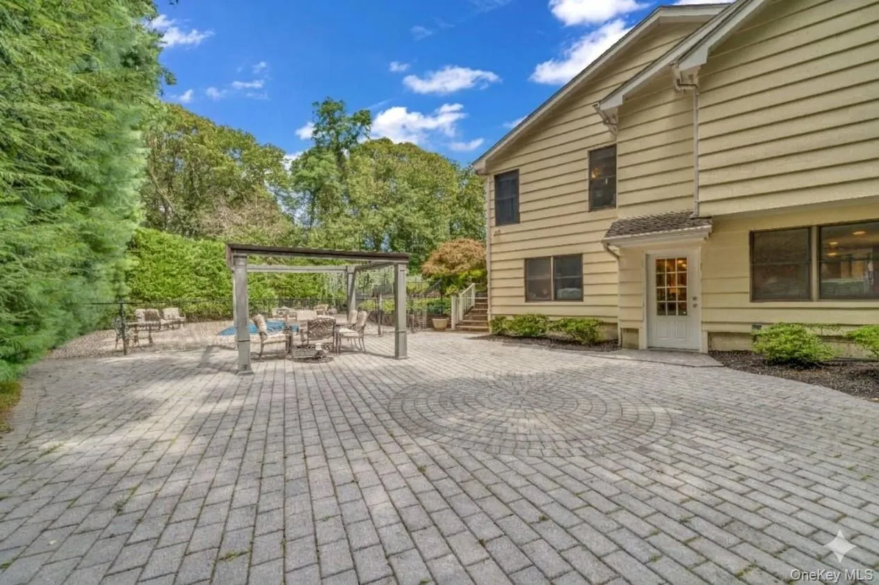 20 Old Route 25A, Smithtown, NY, 6 Bedrooms Bedrooms, 19 Rooms Rooms,3 BathroomsBathrooms,Residential,For Rent,Old Route 25A,0,1051896 20 Old Route 25A, Smithtown, NY, 6 Bedrooms Bedrooms, 19 Rooms Rooms,3 BathroomsBathrooms,Residential,For Rent,Old Route 25A,0,1051896