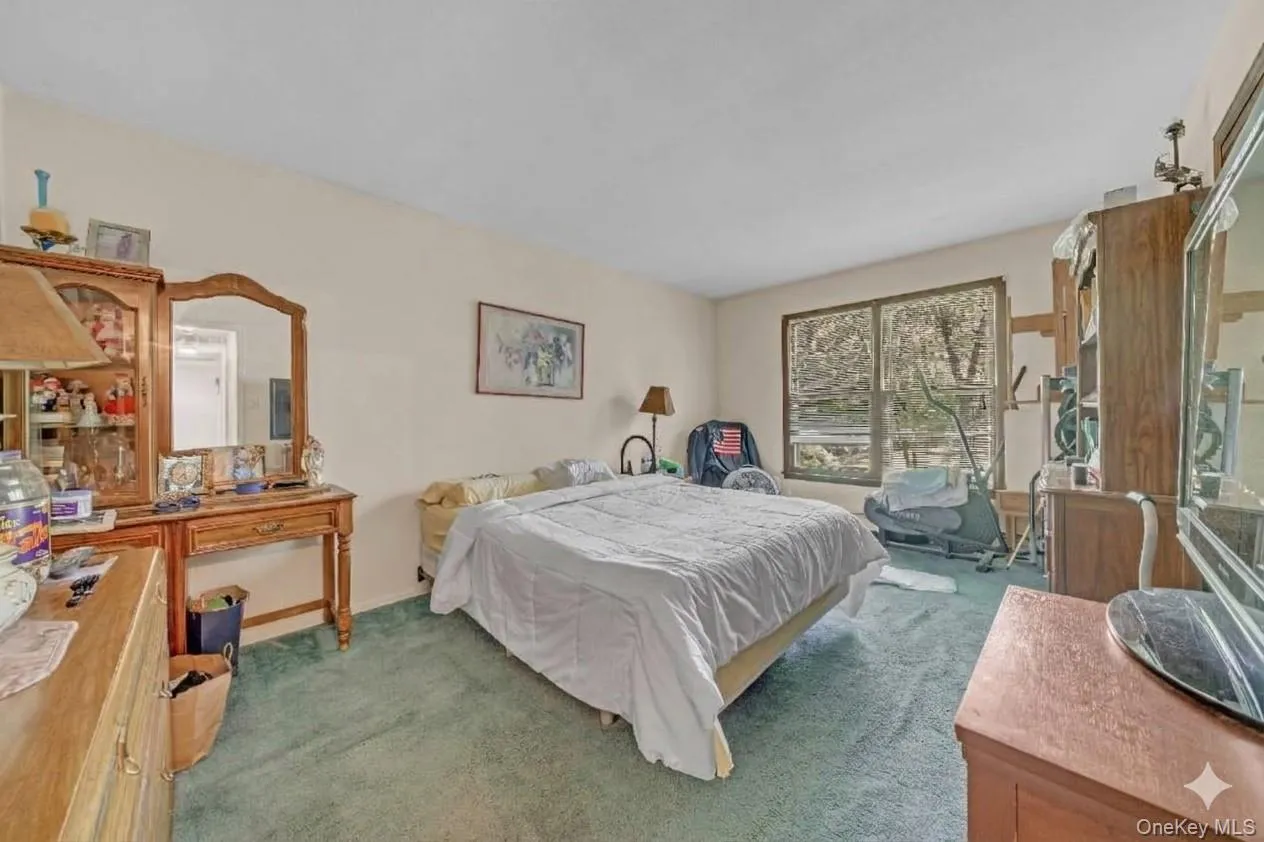 20 Old Route 25A, Smithtown, NY, 6 Bedrooms Bedrooms, 19 Rooms Rooms,3 BathroomsBathrooms,Residential,For Rent,Old Route 25A,0,1051896 20 Old Route 25A, Smithtown, NY, 6 Bedrooms Bedrooms, 19 Rooms Rooms,3 BathroomsBathrooms,Residential,For Rent,Old Route 25A,0,1051896