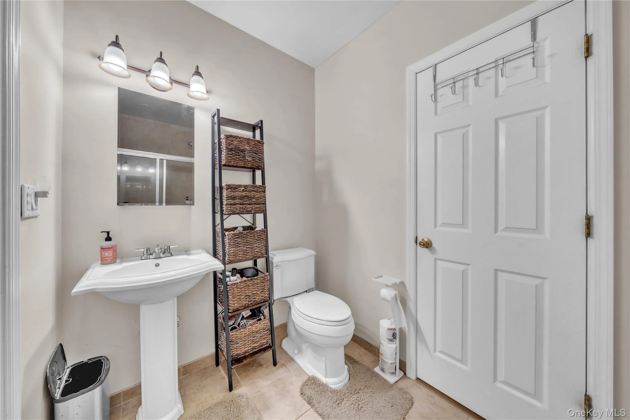 20 Old Route 25A, Smithtown, NY, 6 Bedrooms Bedrooms, 19 Rooms Rooms,3 BathroomsBathrooms,Residential,For Rent,Old Route 25A,0,1051896 20 Old Route 25A, Smithtown, NY, 6 Bedrooms Bedrooms, 19 Rooms Rooms,3 BathroomsBathrooms,Residential,For Rent,Old Route 25A,0,1051896