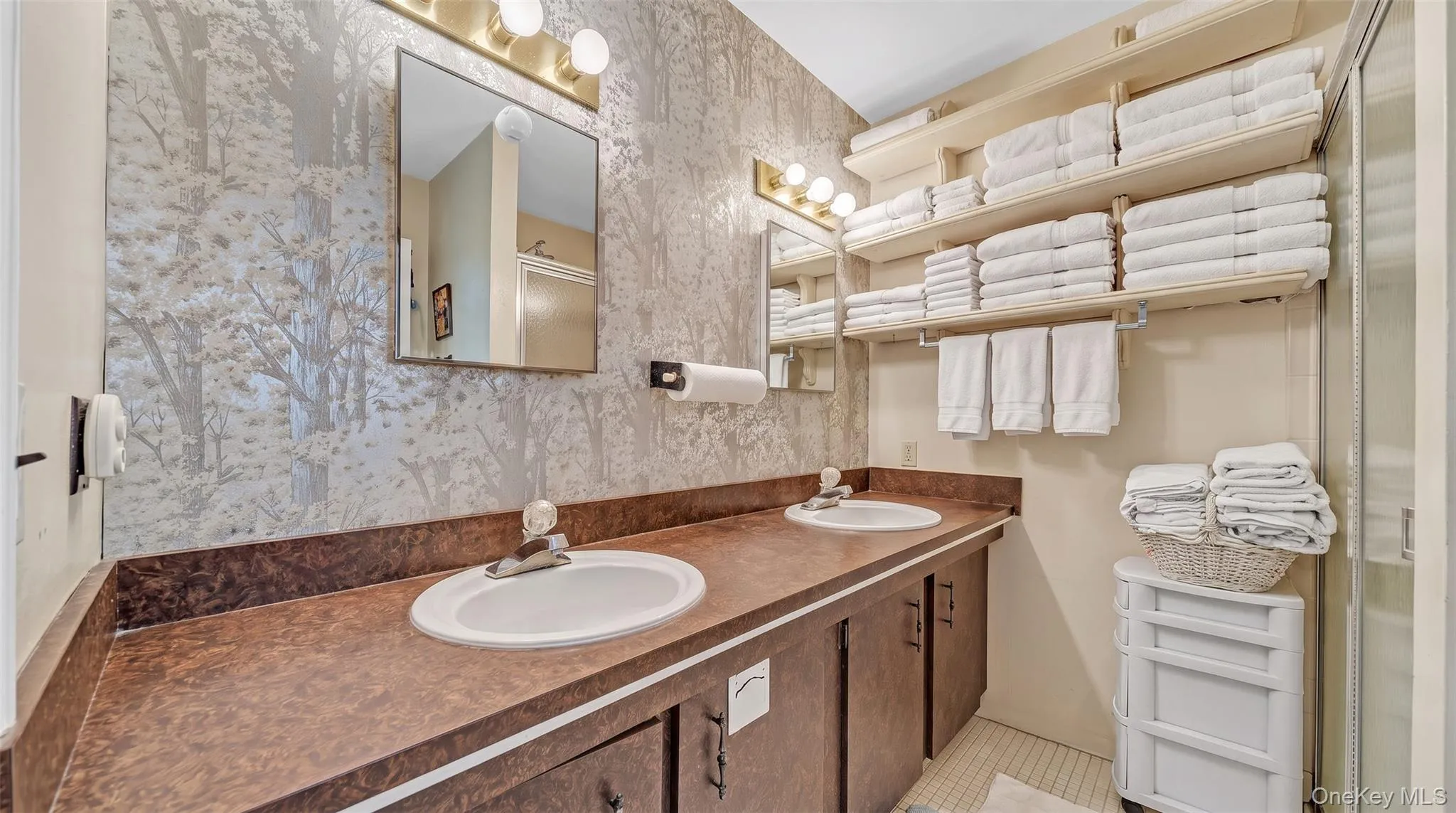 20 Old Route 25A, Smithtown, NY, 6 Bedrooms Bedrooms, 19 Rooms Rooms,3 BathroomsBathrooms,Residential,For Rent,Old Route 25A,0,1051896 20 Old Route 25A, Smithtown, NY, 6 Bedrooms Bedrooms, 19 Rooms Rooms,3 BathroomsBathrooms,Residential,For Rent,Old Route 25A,0,1051896