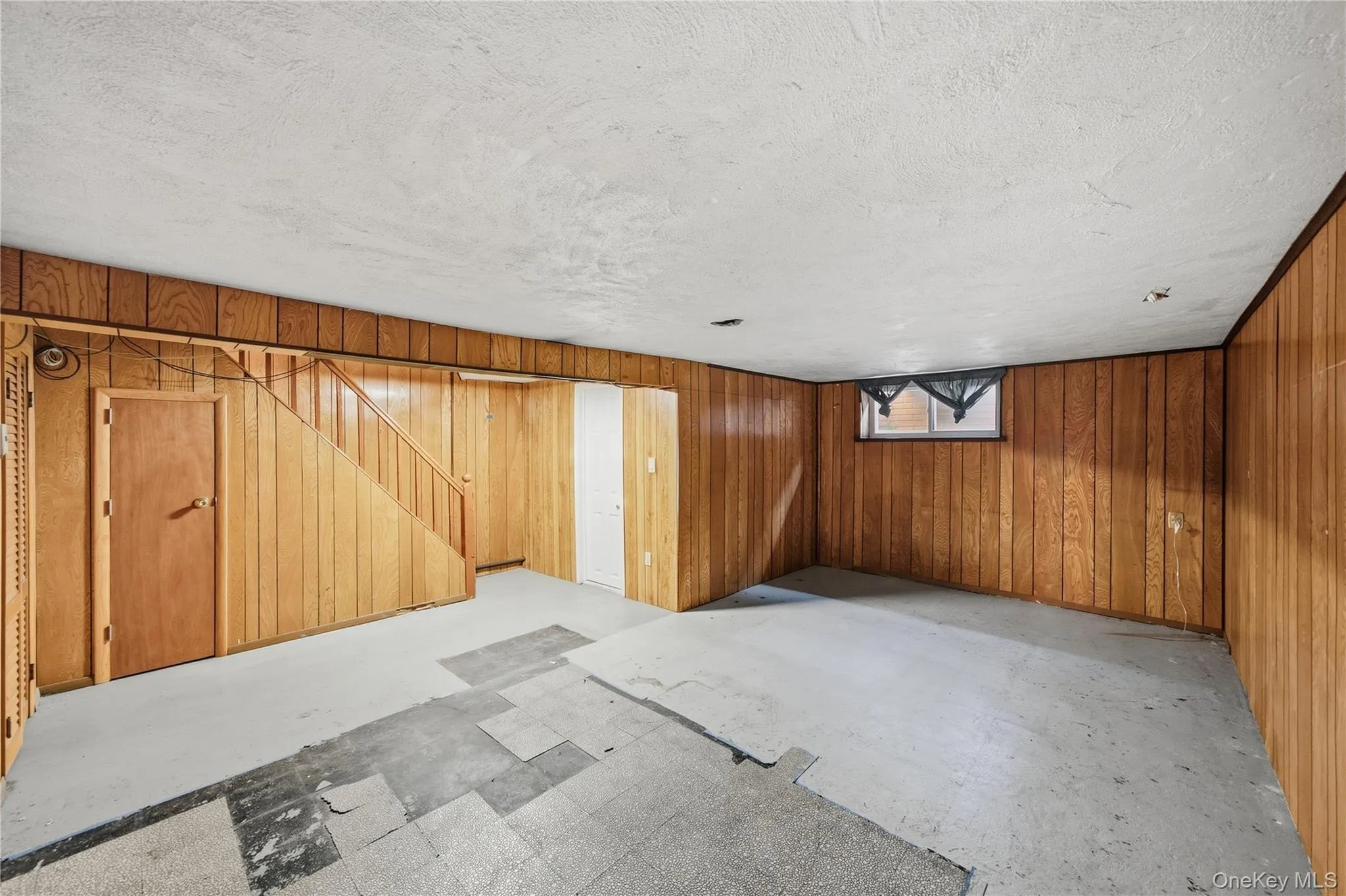 61-17 81st Street, New York, NY, 3 Bedrooms Bedrooms, 7 Rooms Rooms,2 BathroomsBathrooms,Residential,For Rent,81st,0,1051899 61-17 81st Street, New York, NY, 3 Bedrooms Bedrooms, 7 Rooms Rooms,2 BathroomsBathrooms,Residential,For Rent,81st,0,1051899