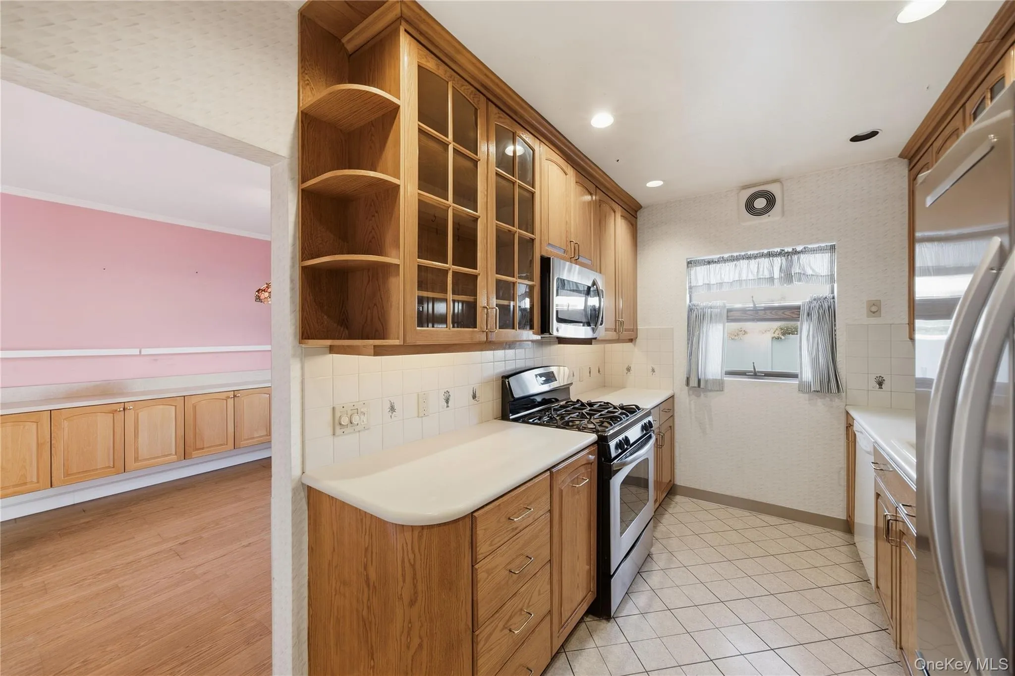 61-17 81st Street, New York, NY, 3 Bedrooms Bedrooms, 7 Rooms Rooms,2 BathroomsBathrooms,Residential,For Rent,81st,0,1051899 61-17 81st Street, New York, NY, 3 Bedrooms Bedrooms, 7 Rooms Rooms,2 BathroomsBathrooms,Residential,For Rent,81st,0,1051899