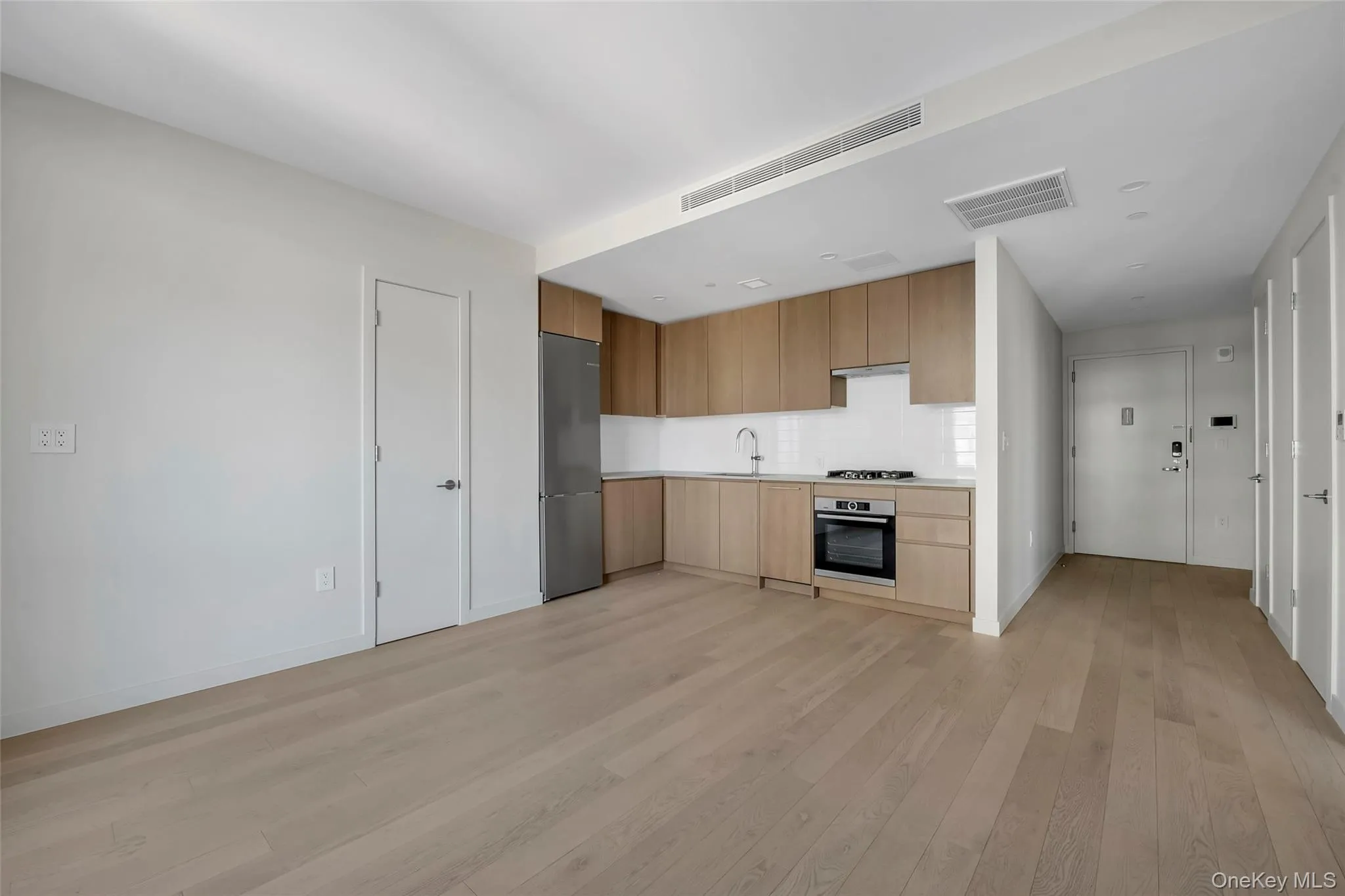 131-02B 40th Road, New York, NY, 2 Bedrooms Bedrooms, 5 Rooms Rooms,2 BathroomsBathrooms,Residential Lease,For Rent,40th,0,1051902 131-02B 40th Road, New York, NY, 2 Bedrooms Bedrooms, 5 Rooms Rooms,2 BathroomsBathrooms,Residential Lease,For Rent,40th,0,1051902